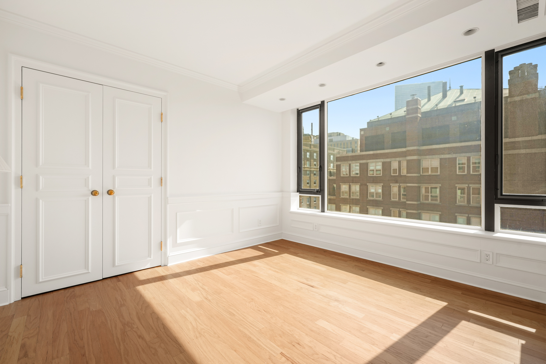 220 Boylston St 1220 