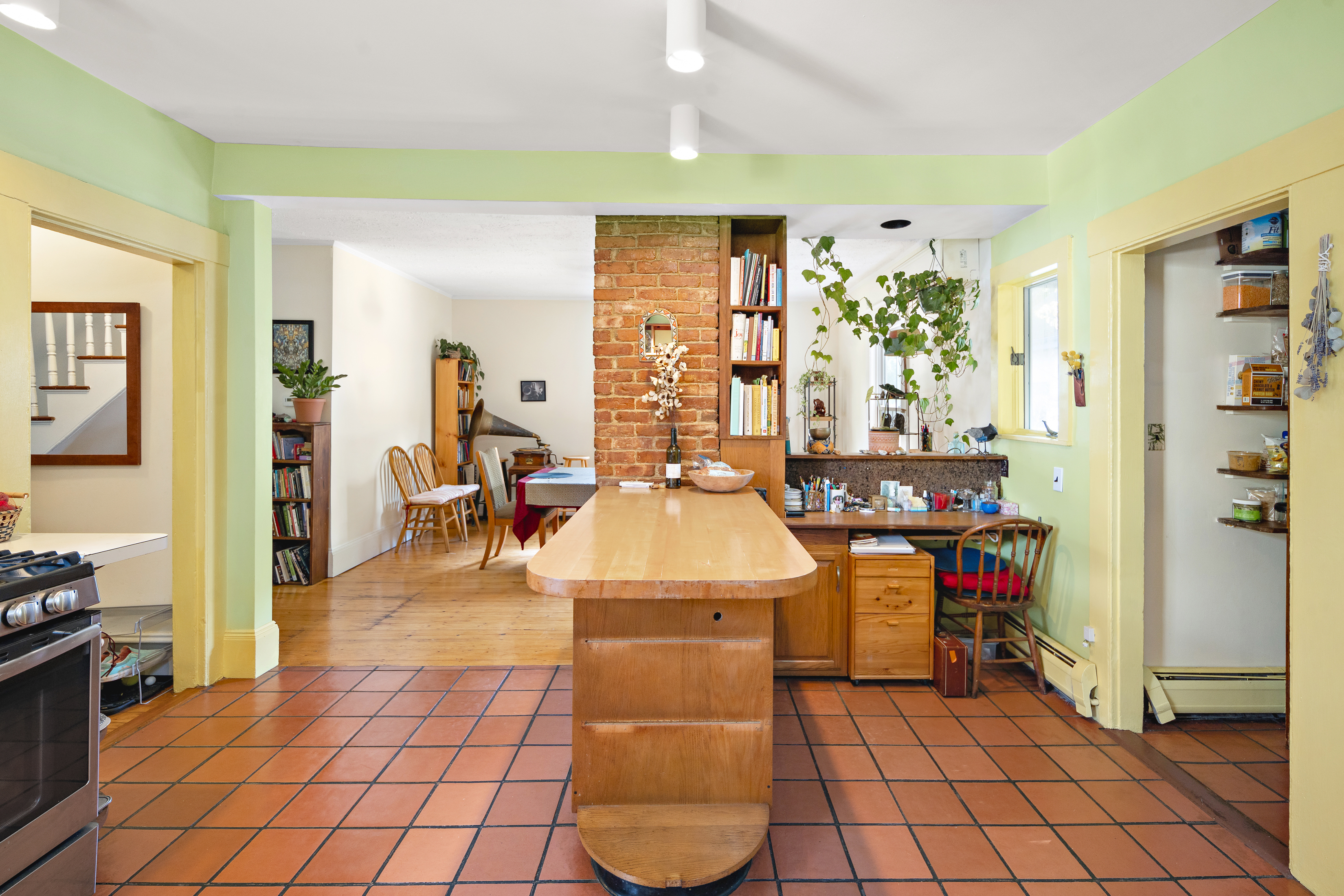 263 Putnam Ave 