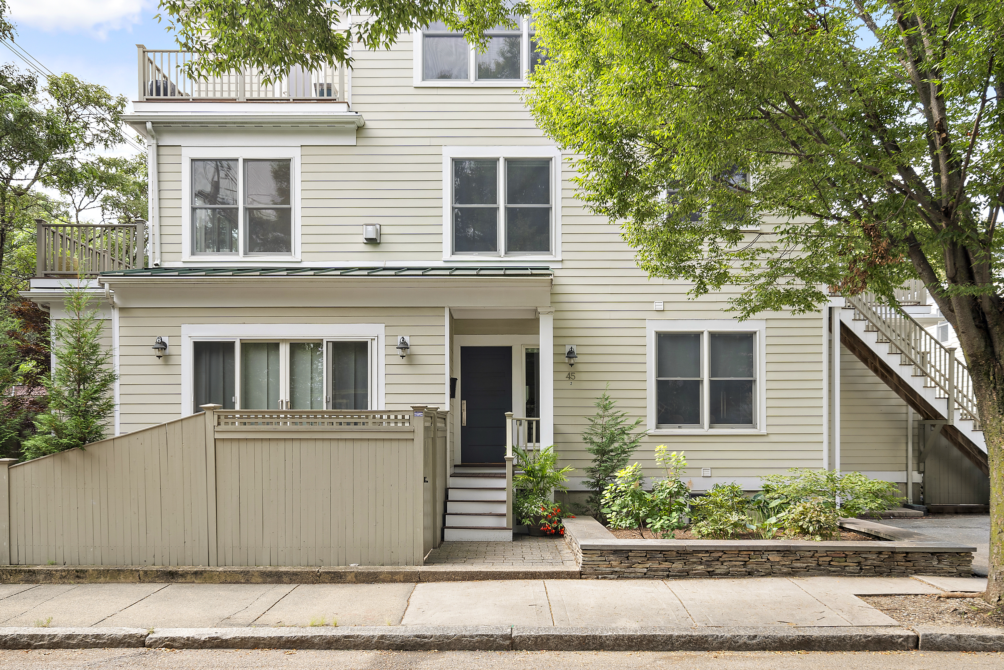 45 Russell St No. 2
