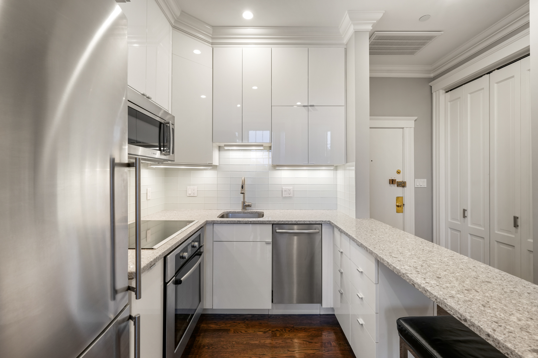 182 Beacon 6