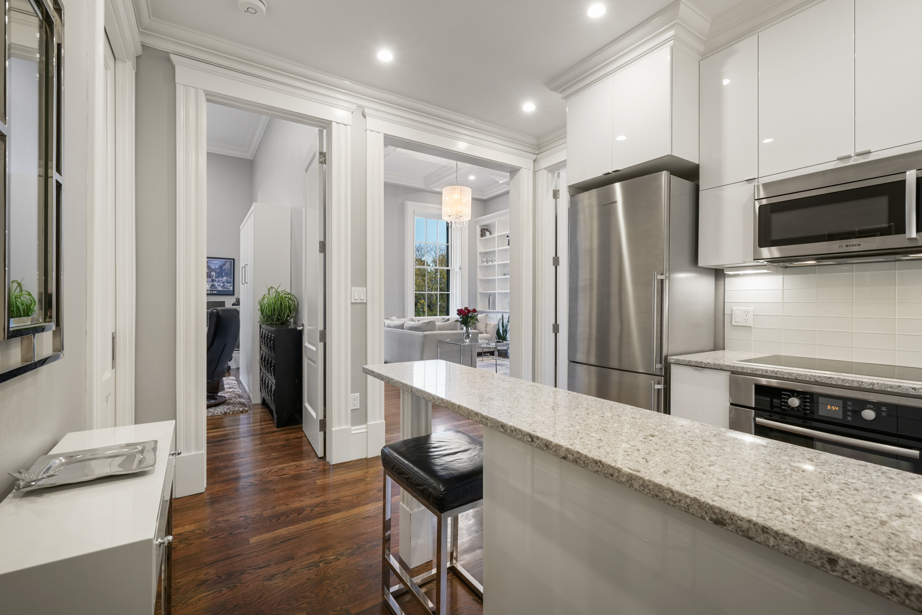 182 Beacon 6