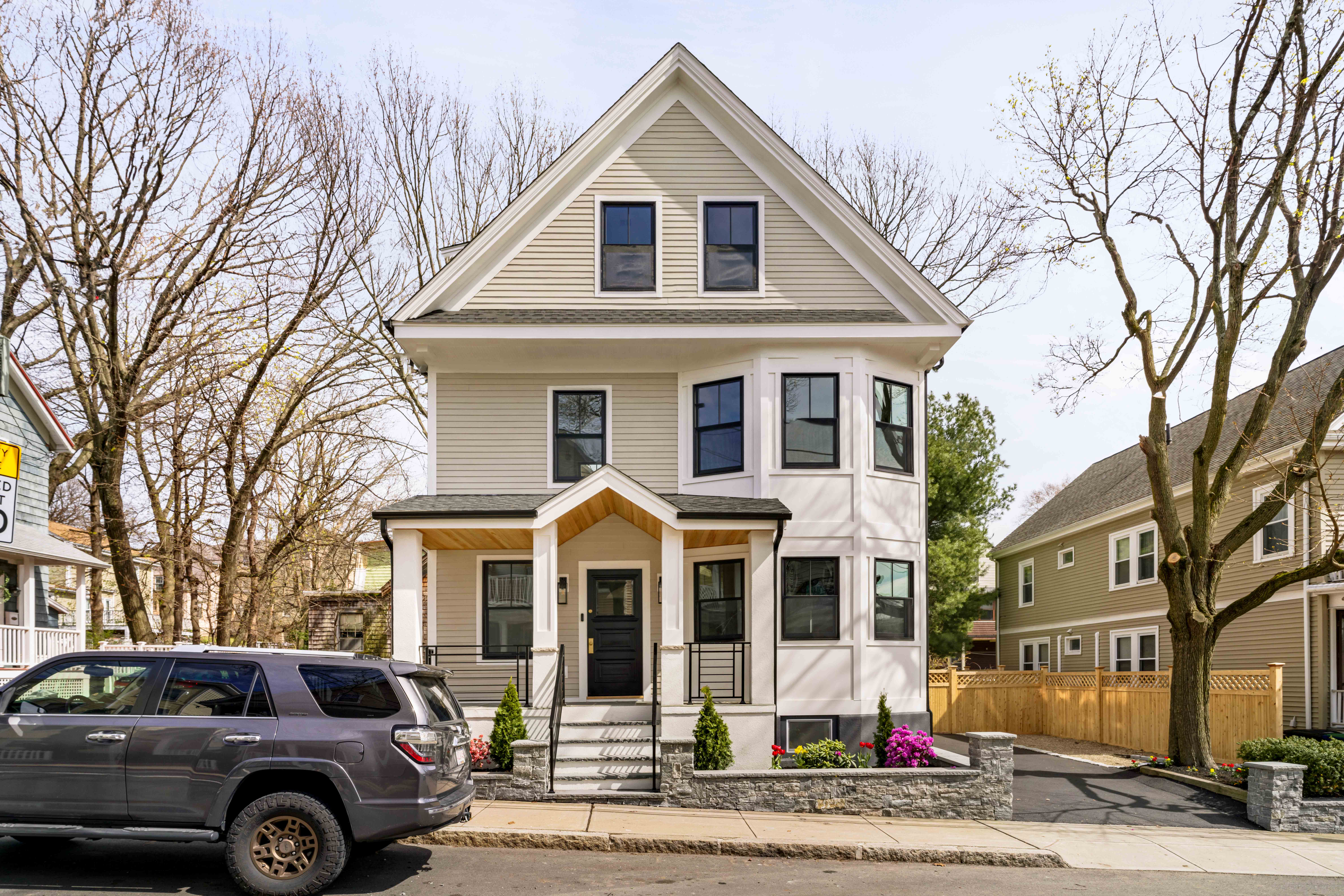 81 Lowell St 