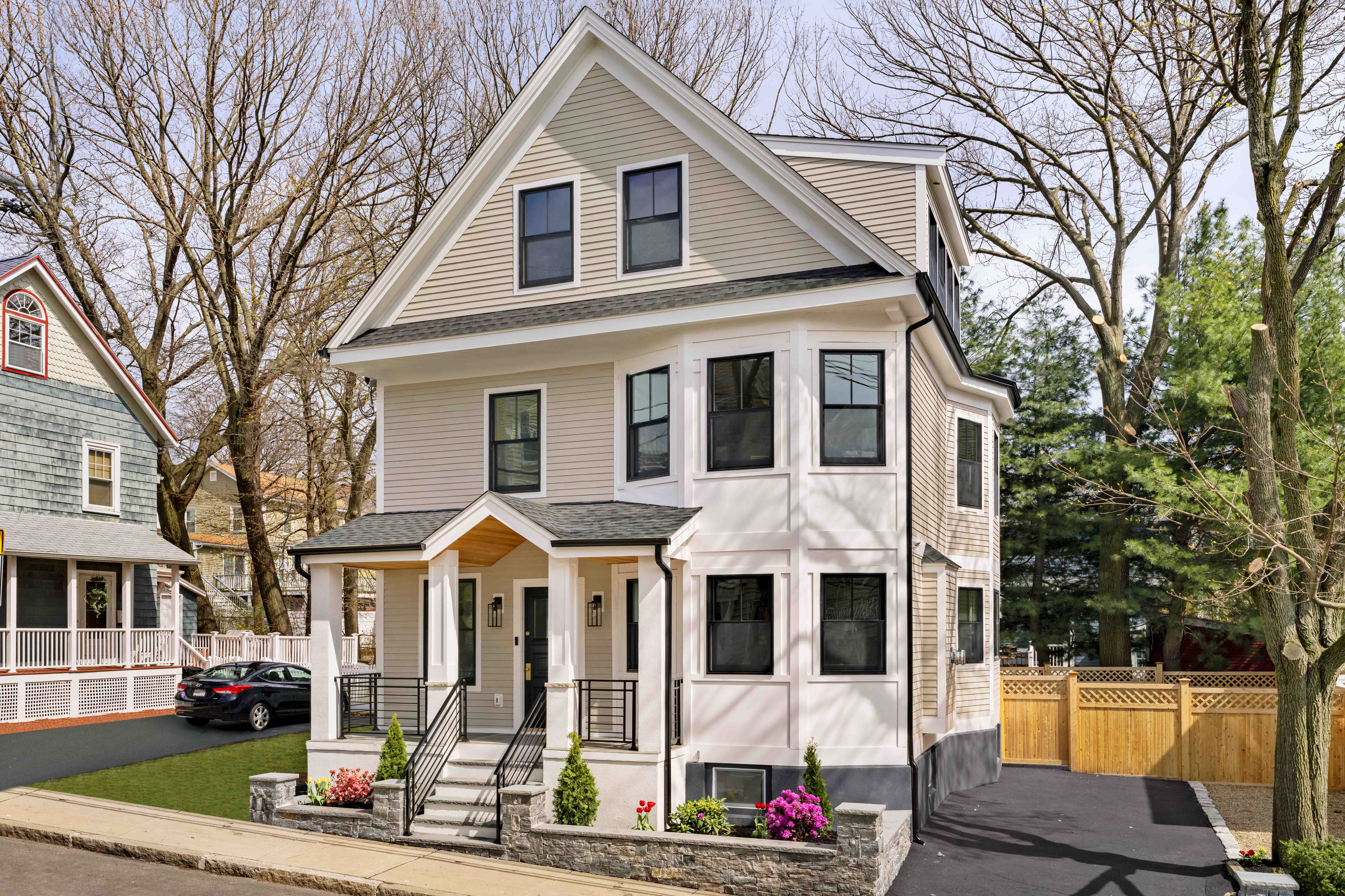 81 Lowell St 