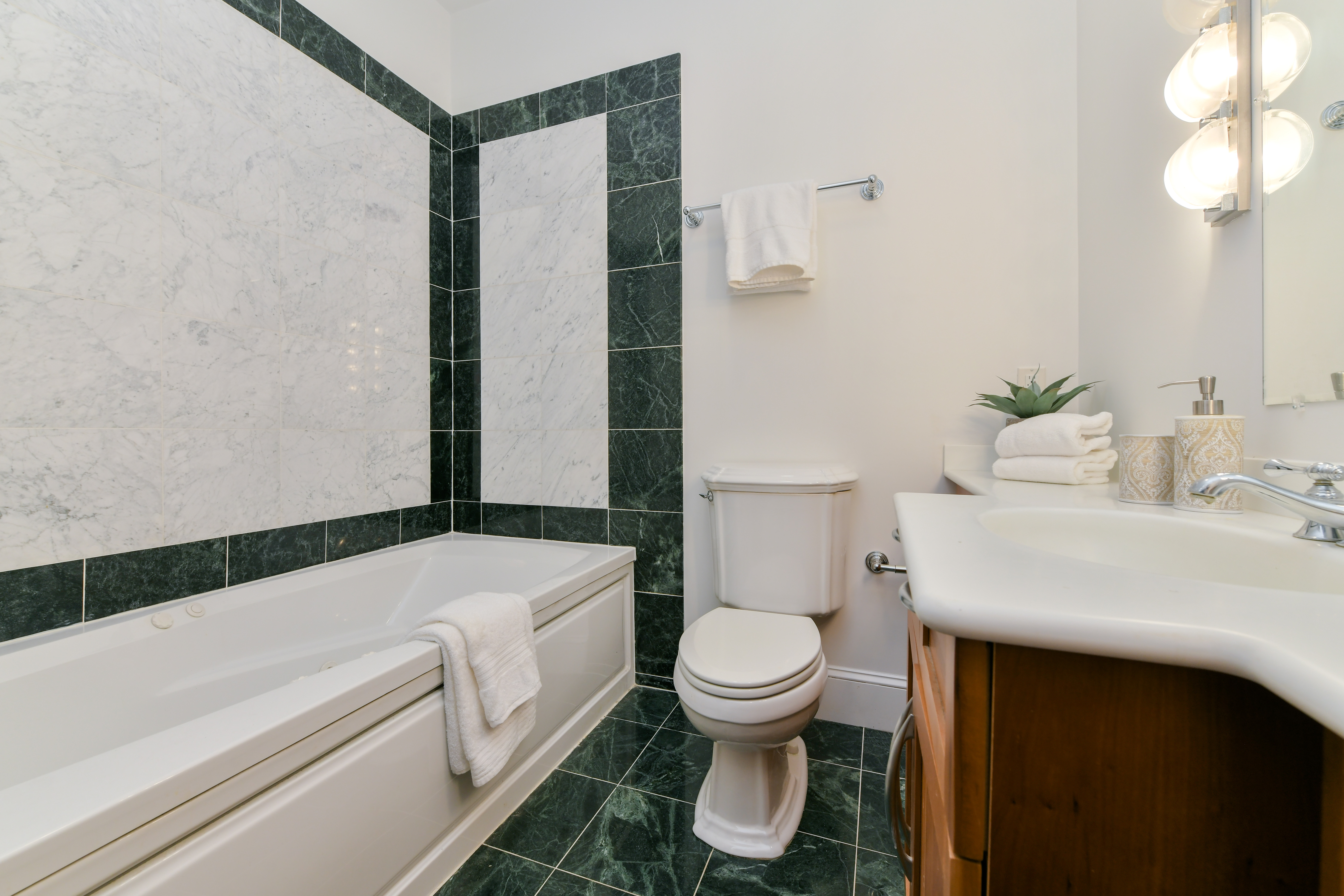 11 Blackstone St 9