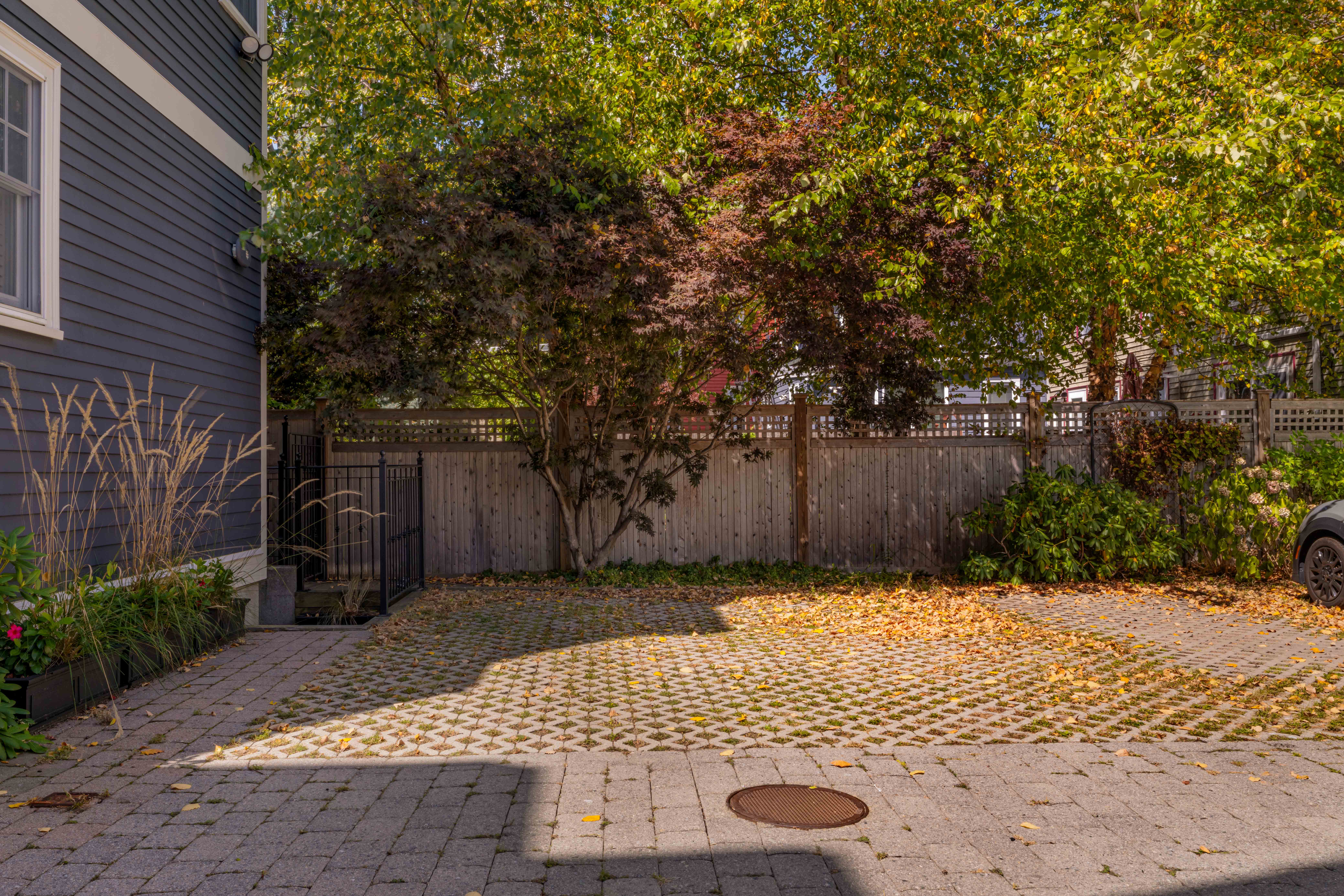 12B Watson St 