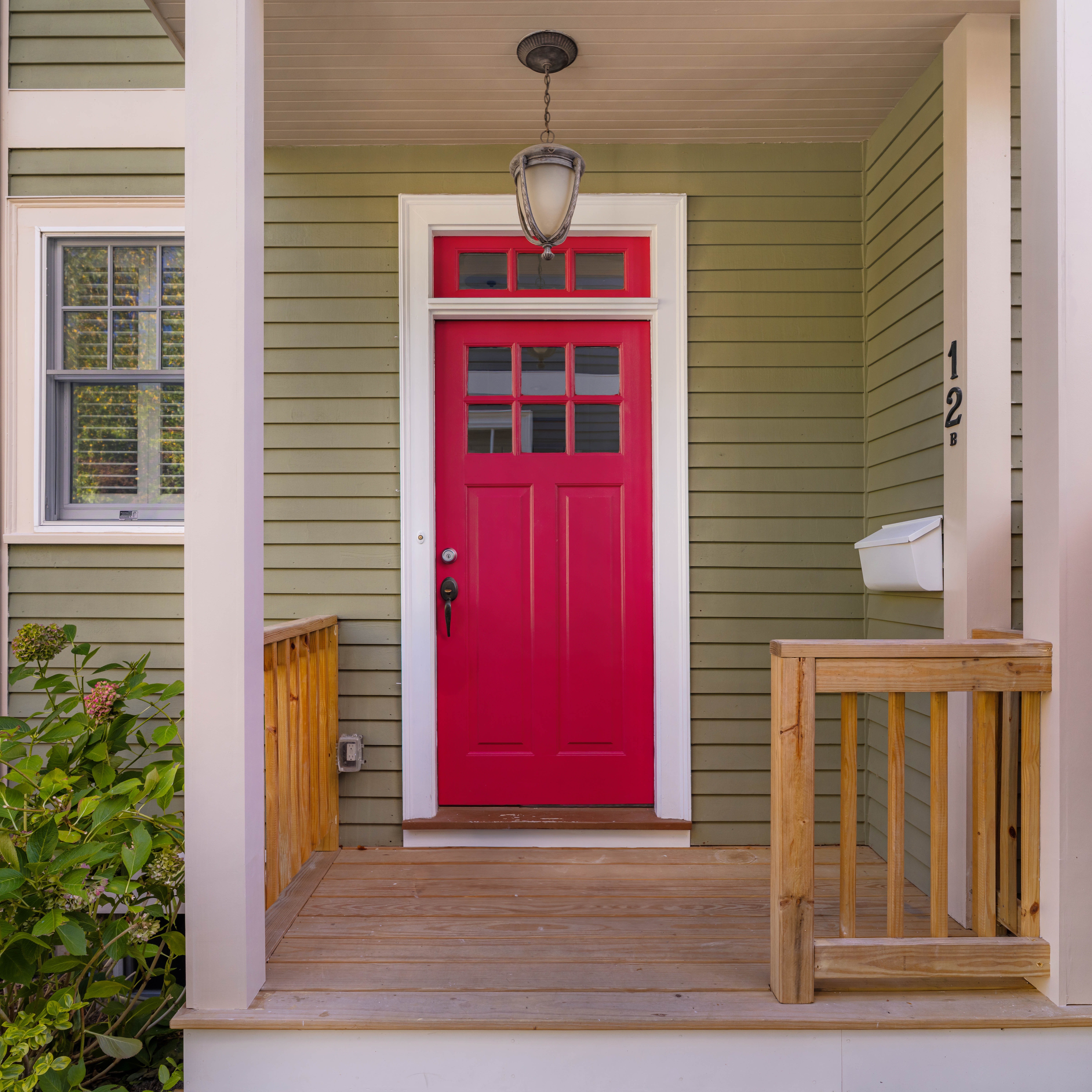 12B Watson St 