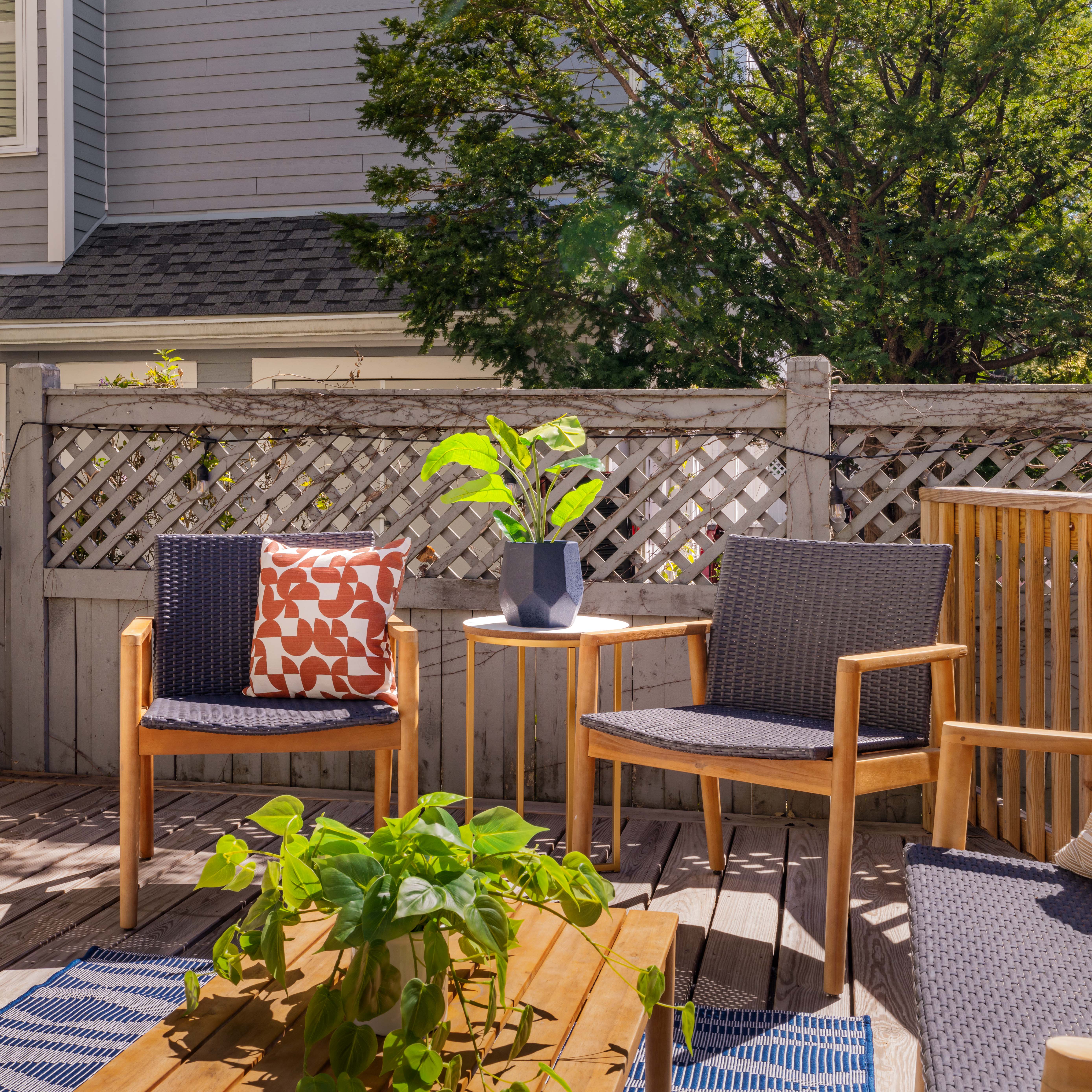 12B Watson St 