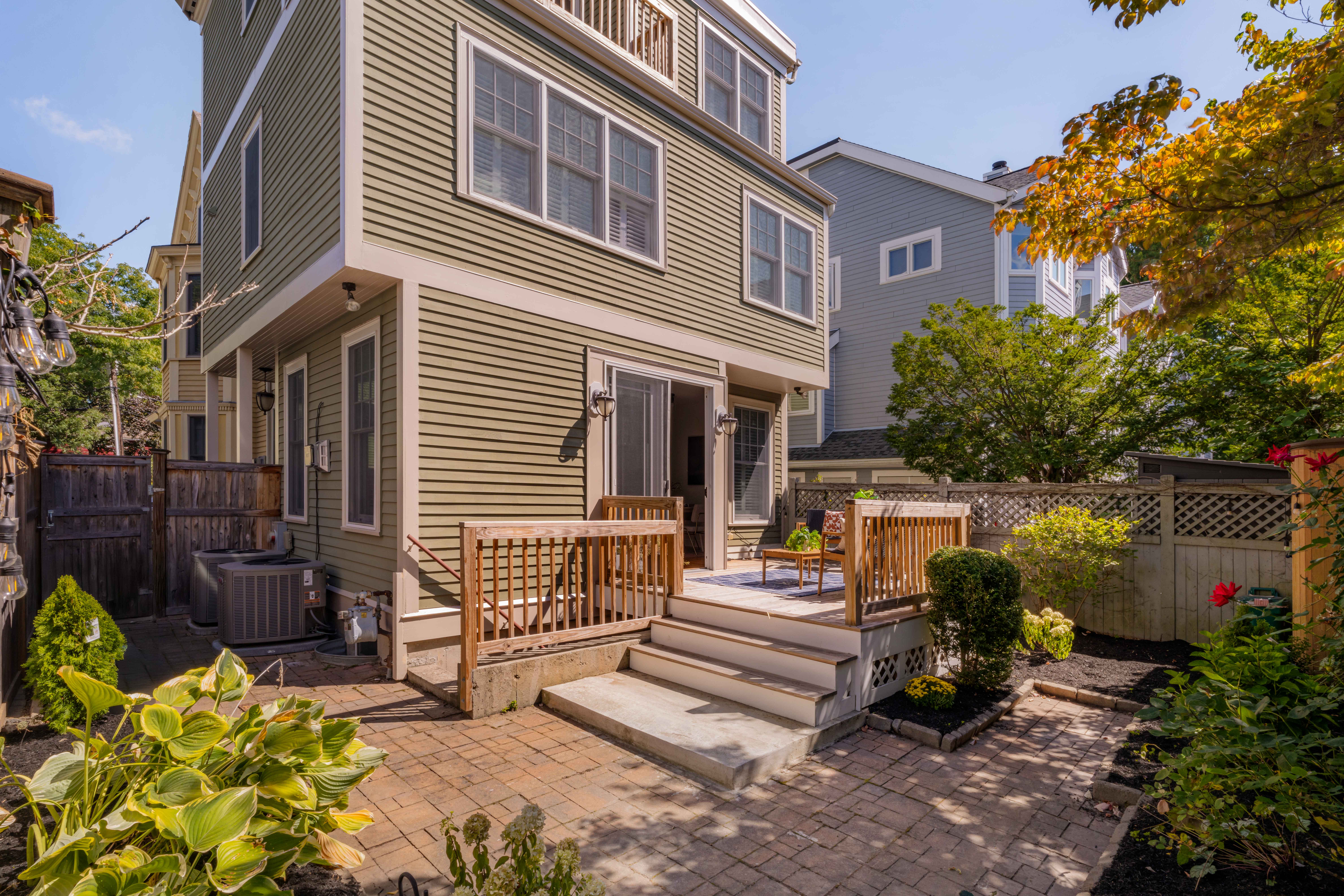 12B Watson St 