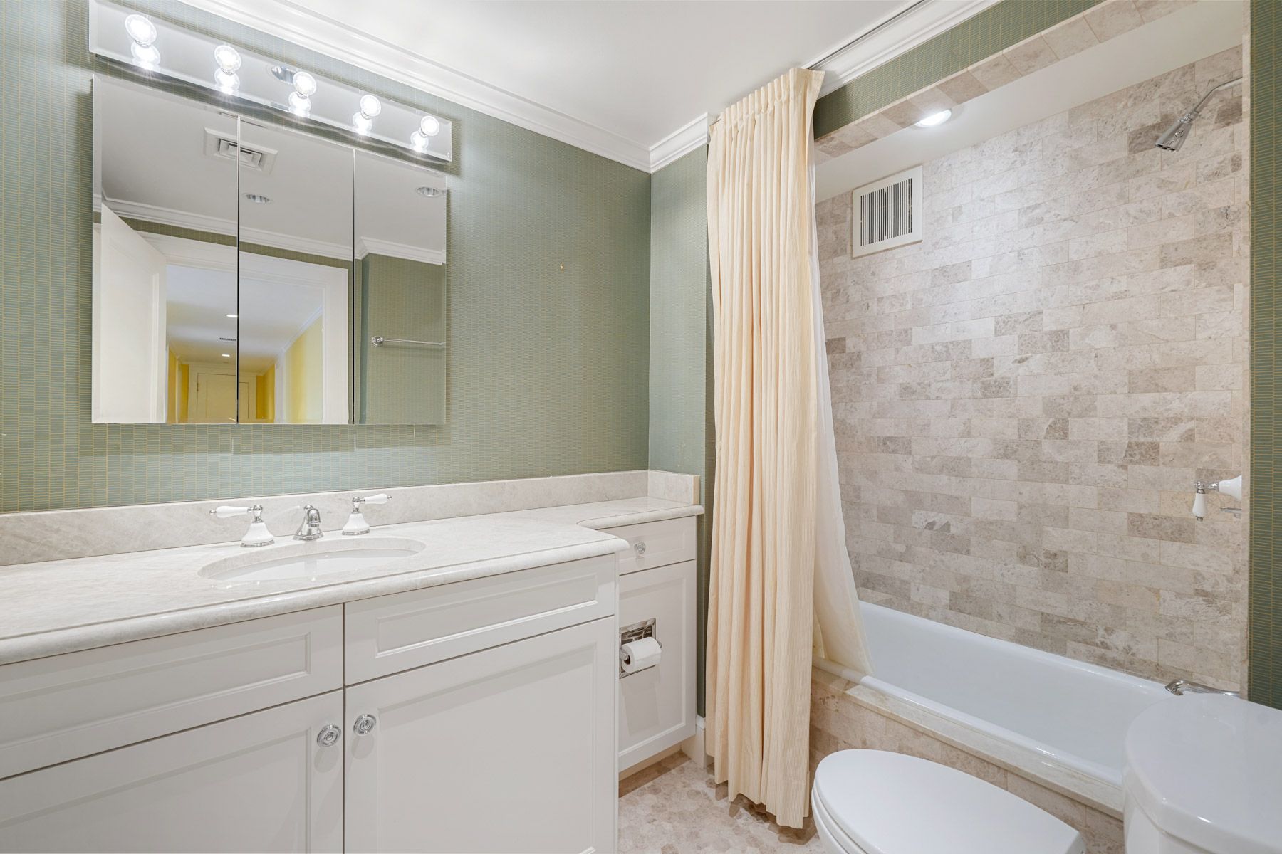 81 Beacon Street 4