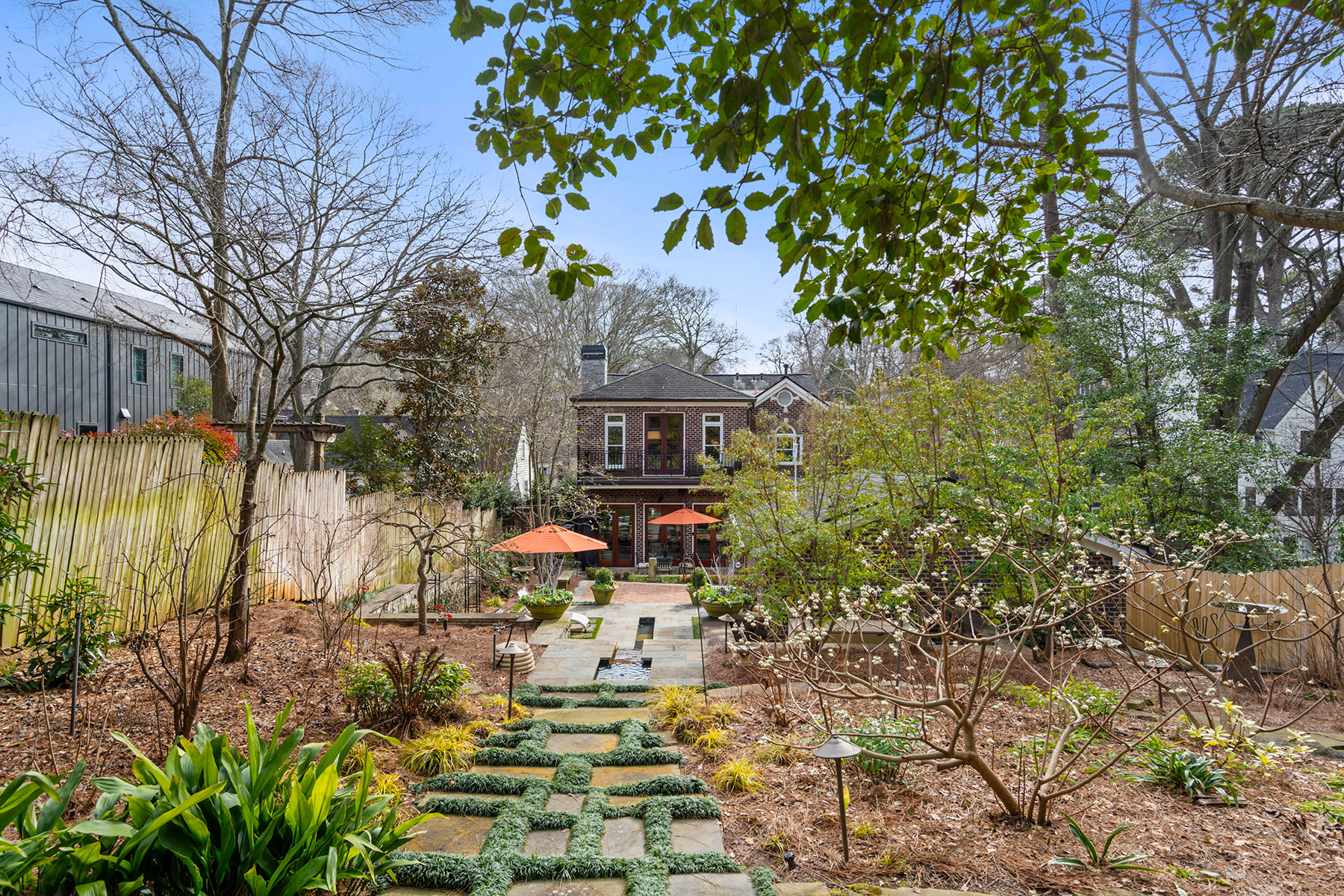 830 Ponce De Leon Terrace NE