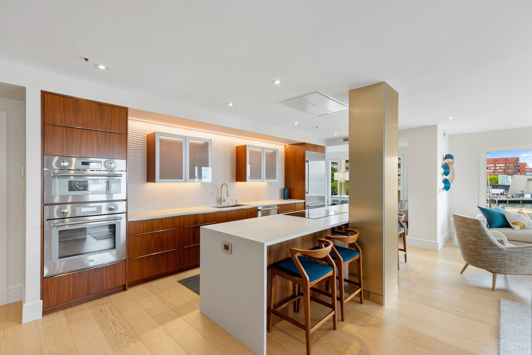 20  Rowes Wharf 309