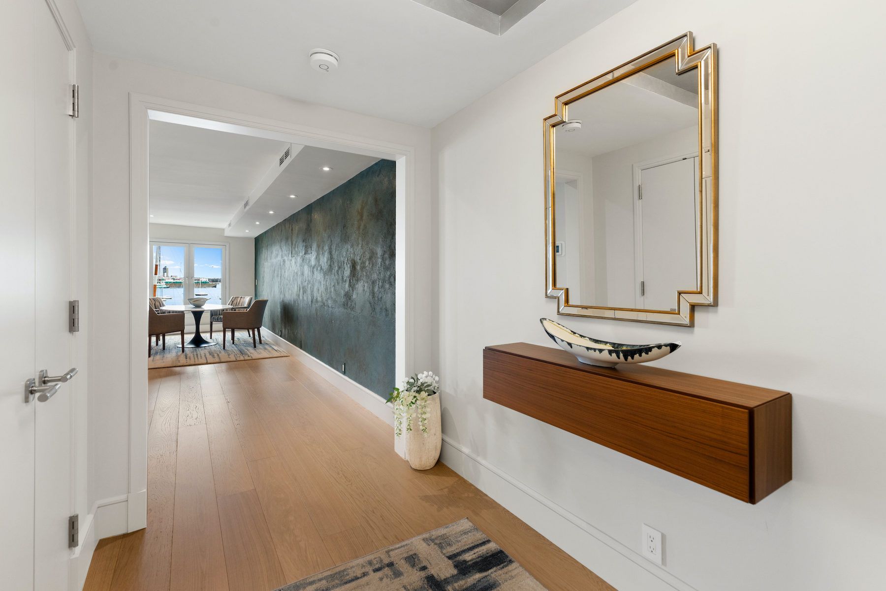 20  Rowes Wharf 309