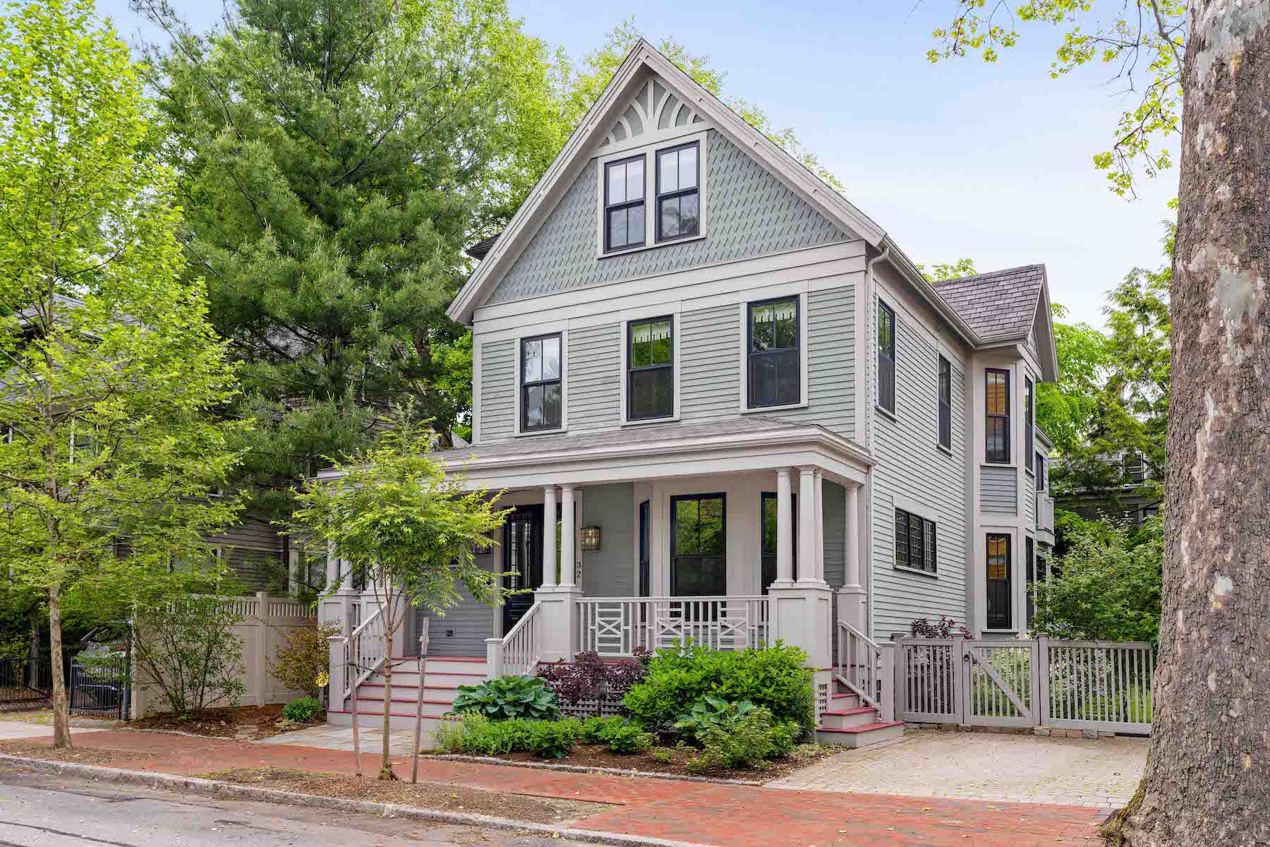 32 Bowdoin Street 