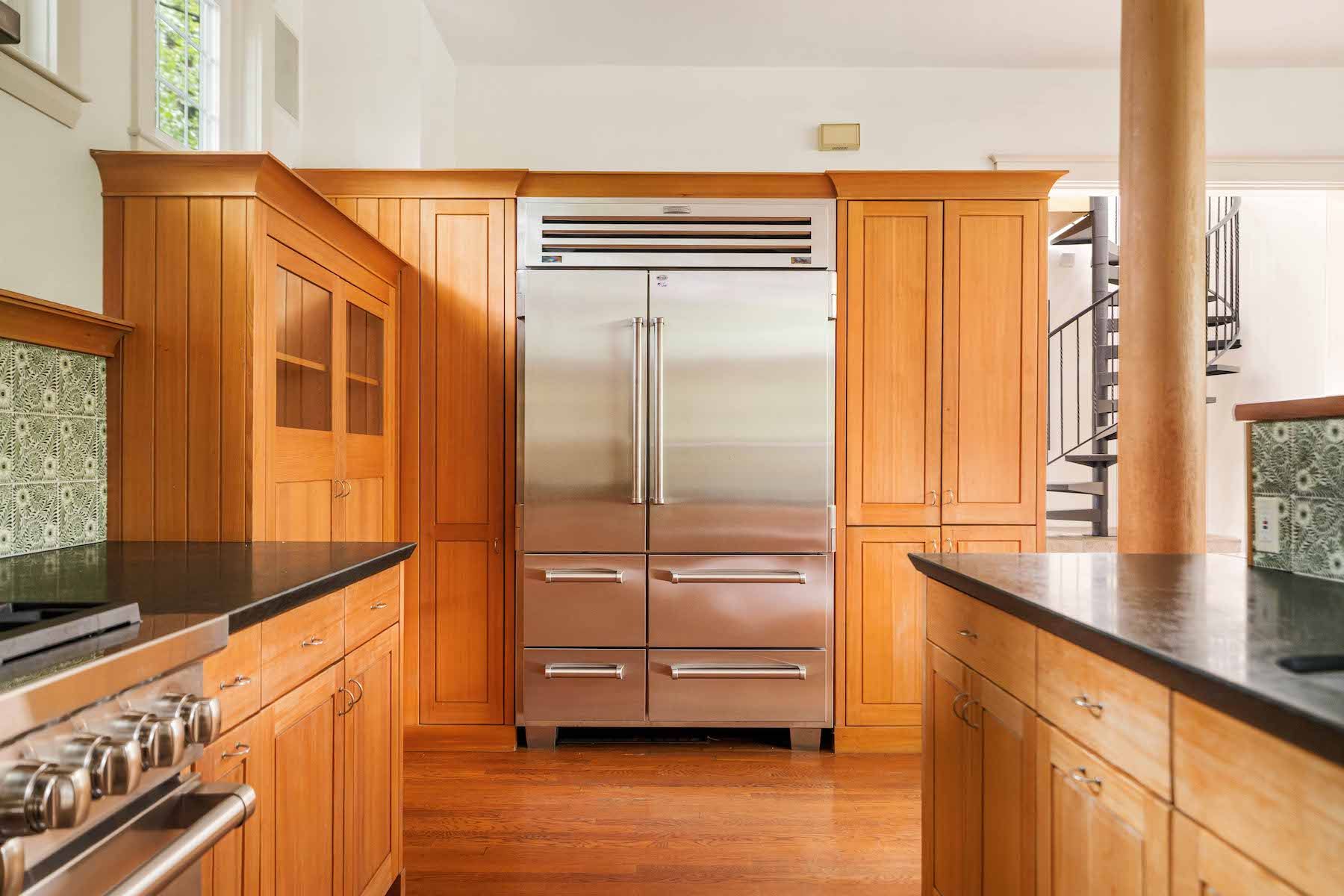8 Ellsworth Avenue 