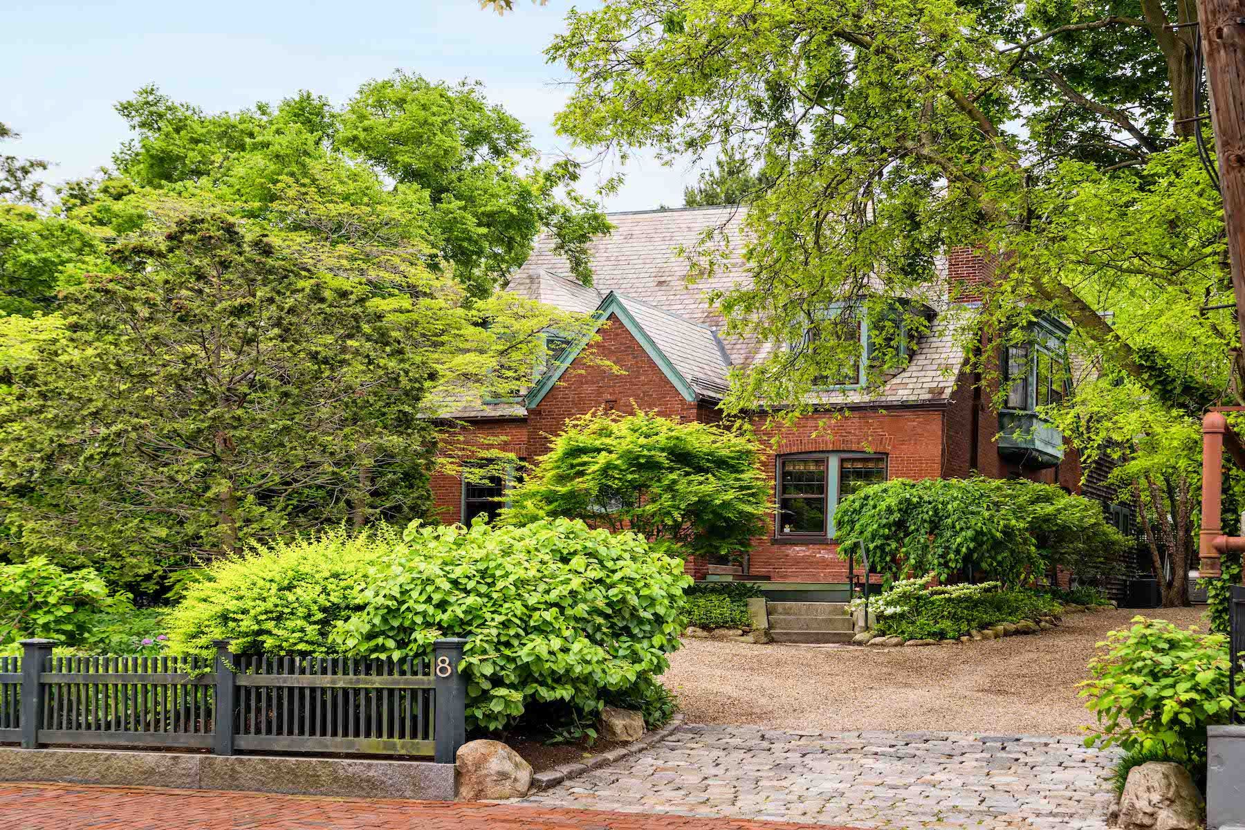 8 Ellsworth Avenue 