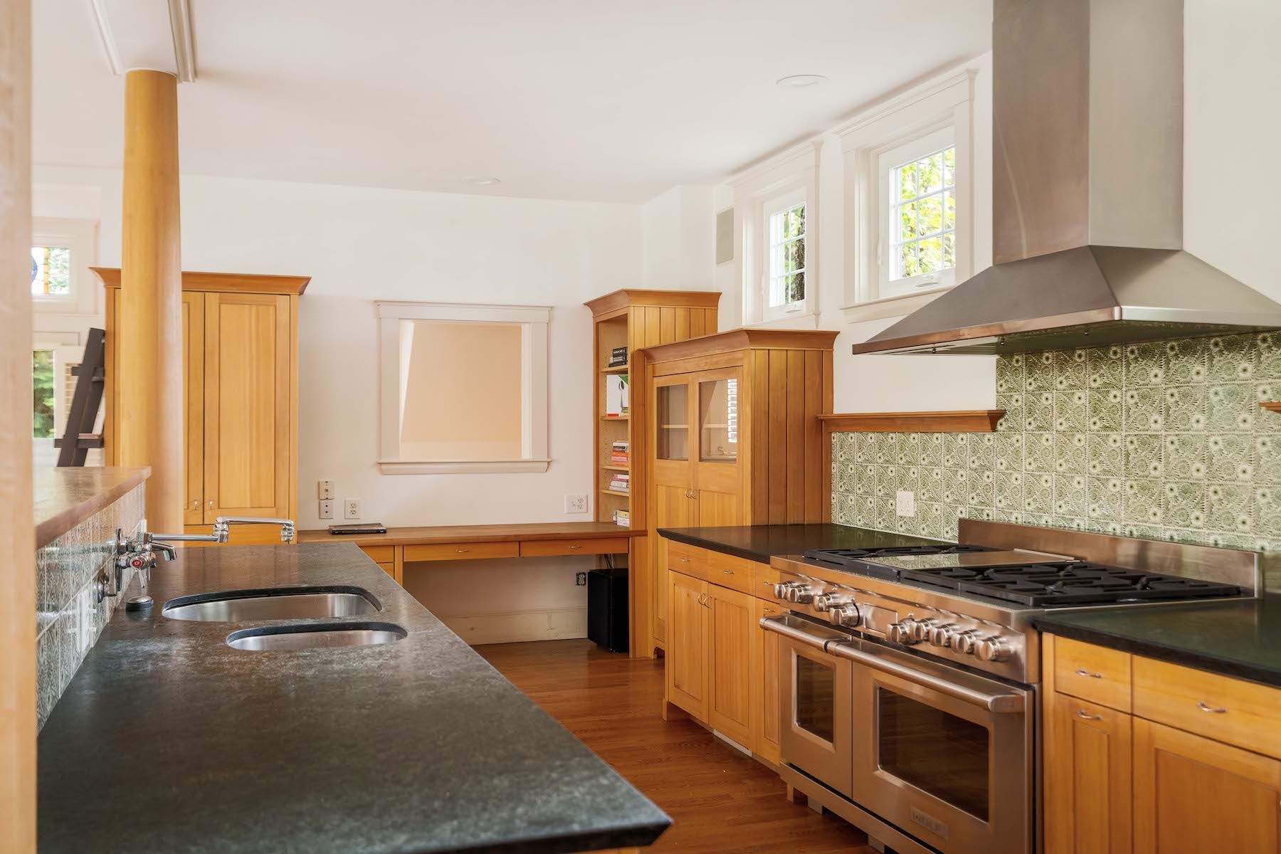 8 Ellsworth Avenue 