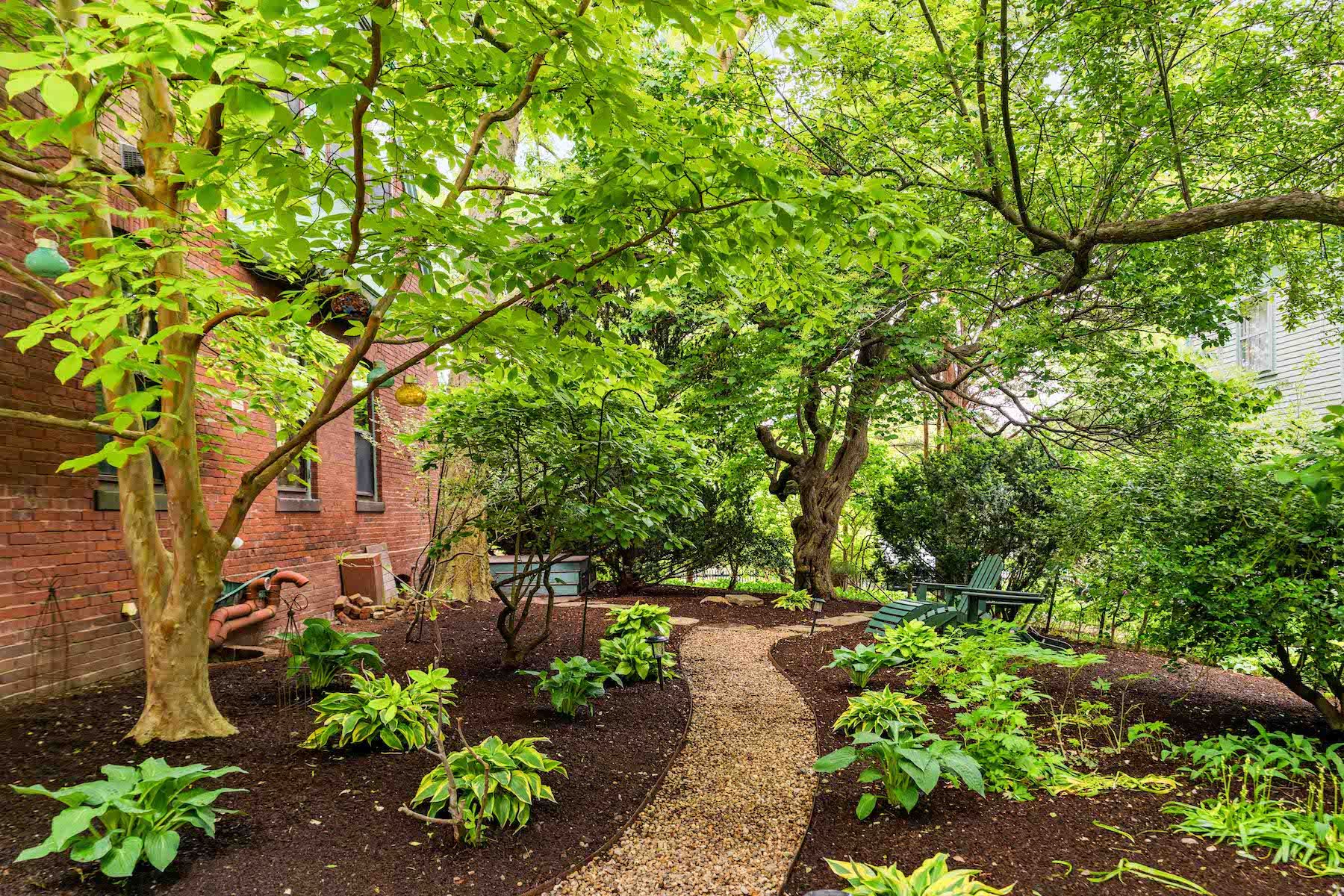 8 Ellsworth Avenue 