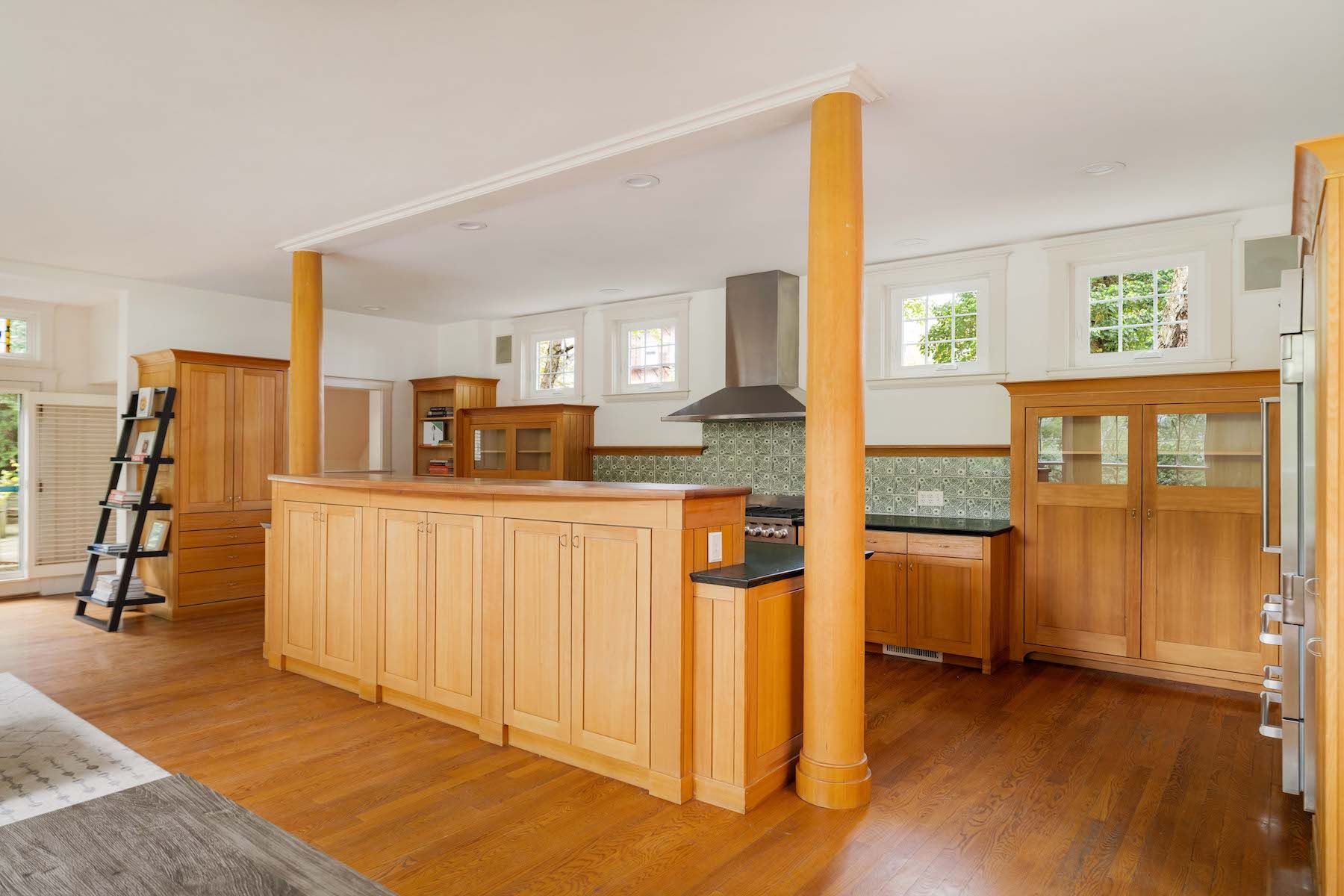 8 Ellsworth Avenue 