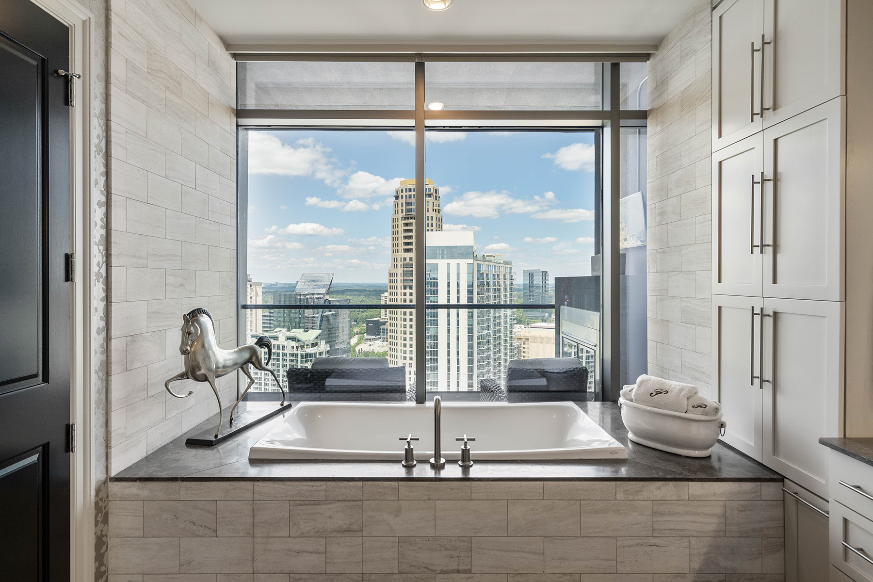 3344 Peachtree Road NE No. 2801