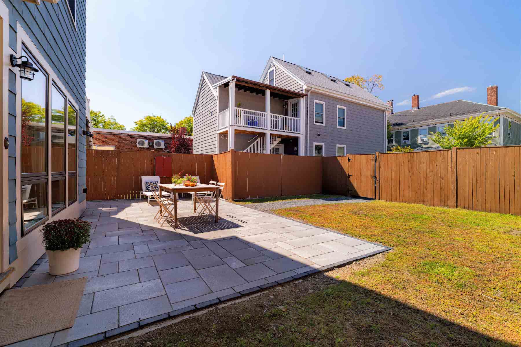 9 Oakland Street 