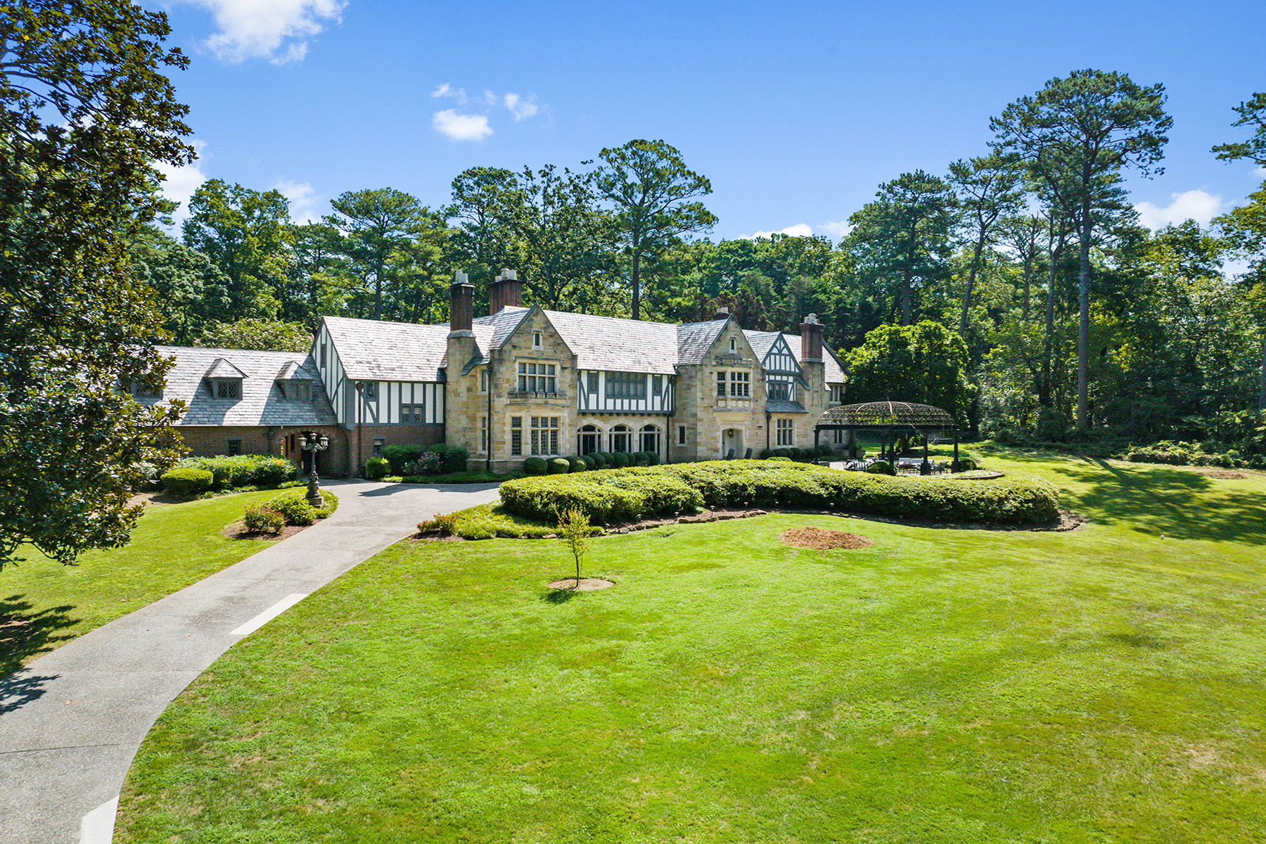 65 Valley Road NW