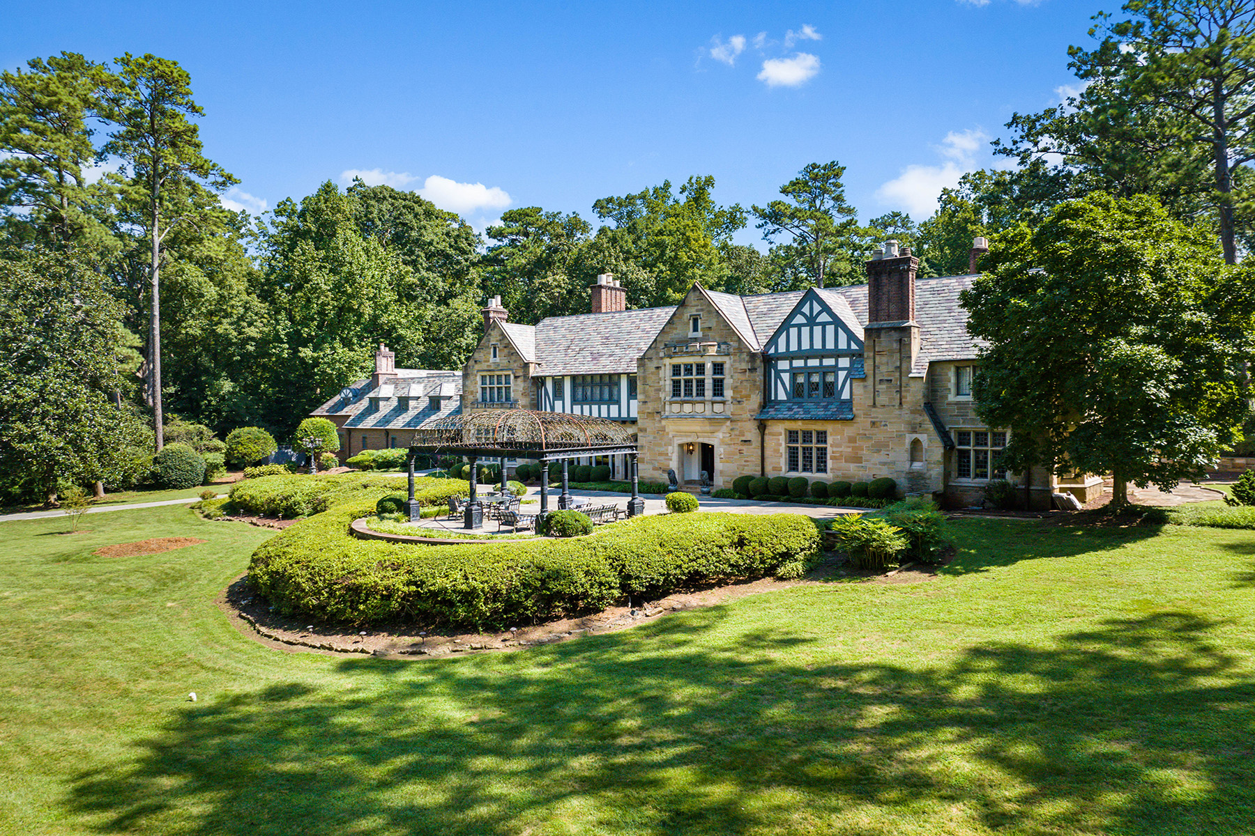 65 Valley Road NW
