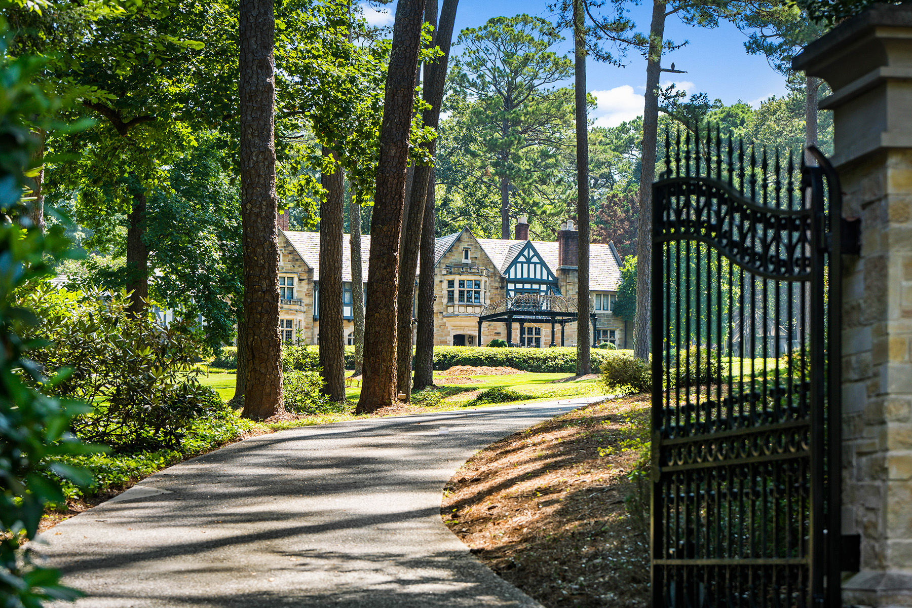 65 Valley Road NW