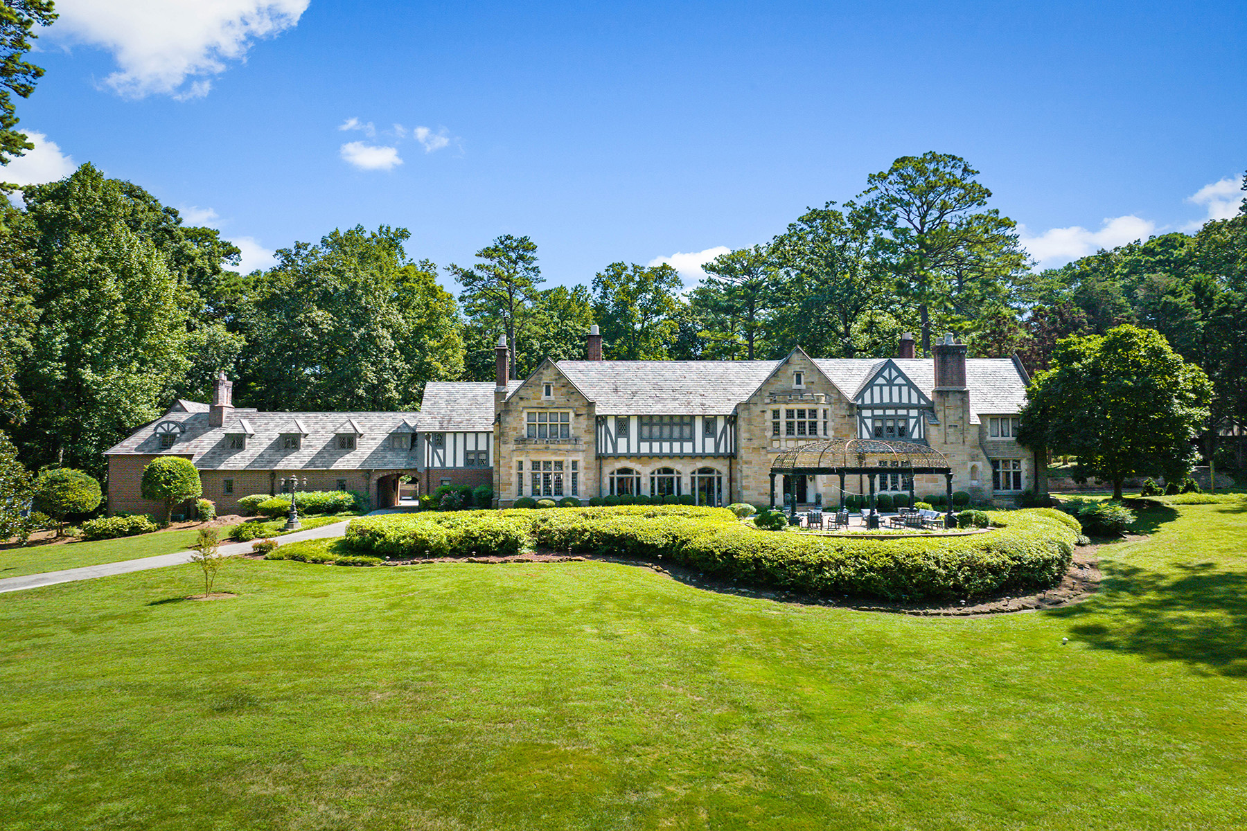 65 Valley Road NW