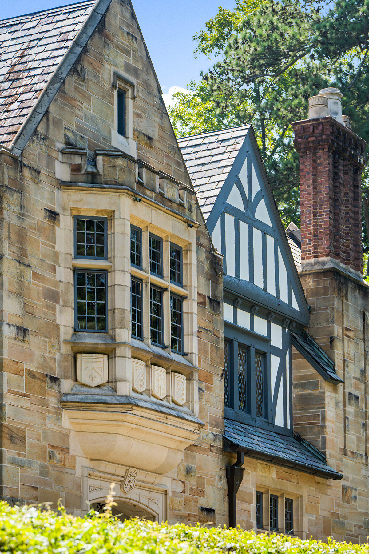 65 Valley Road NW