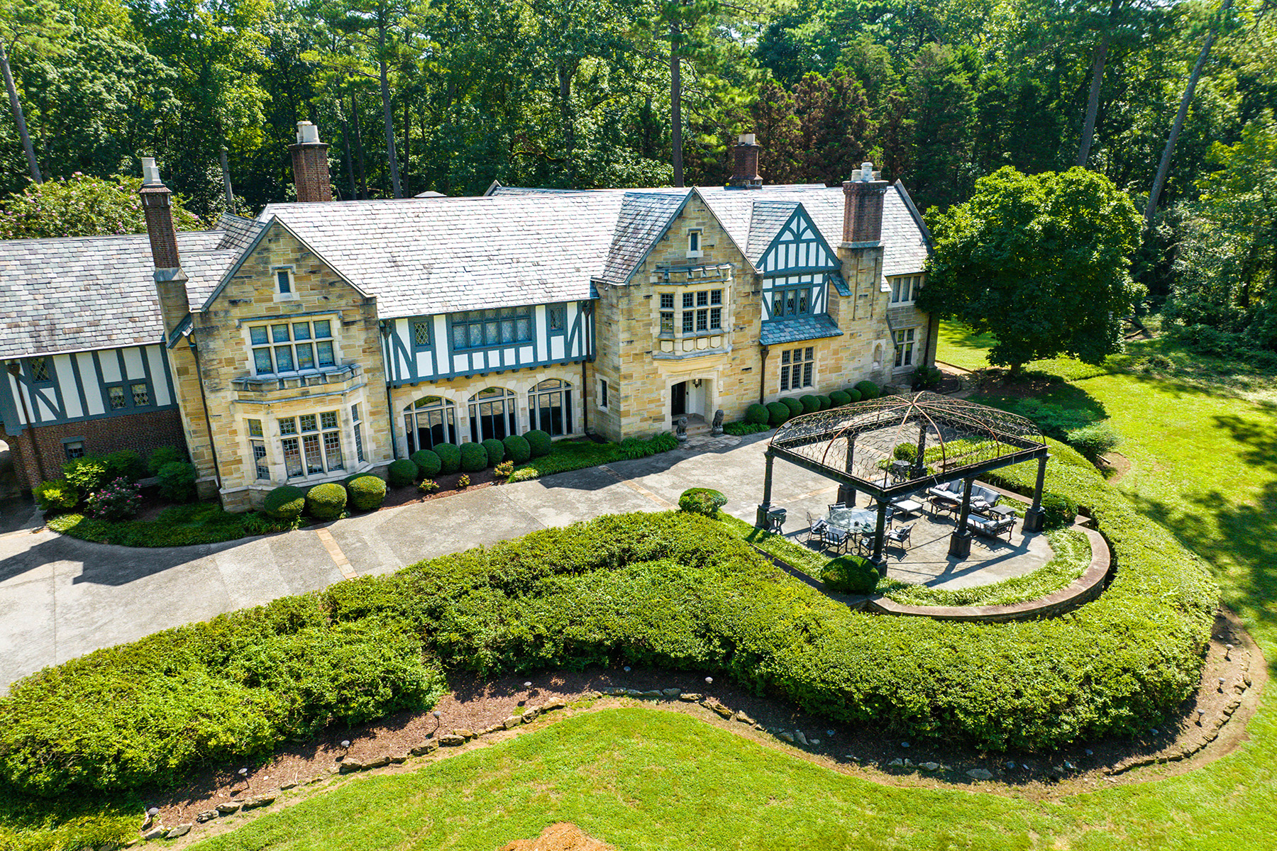 65 Valley Road NW