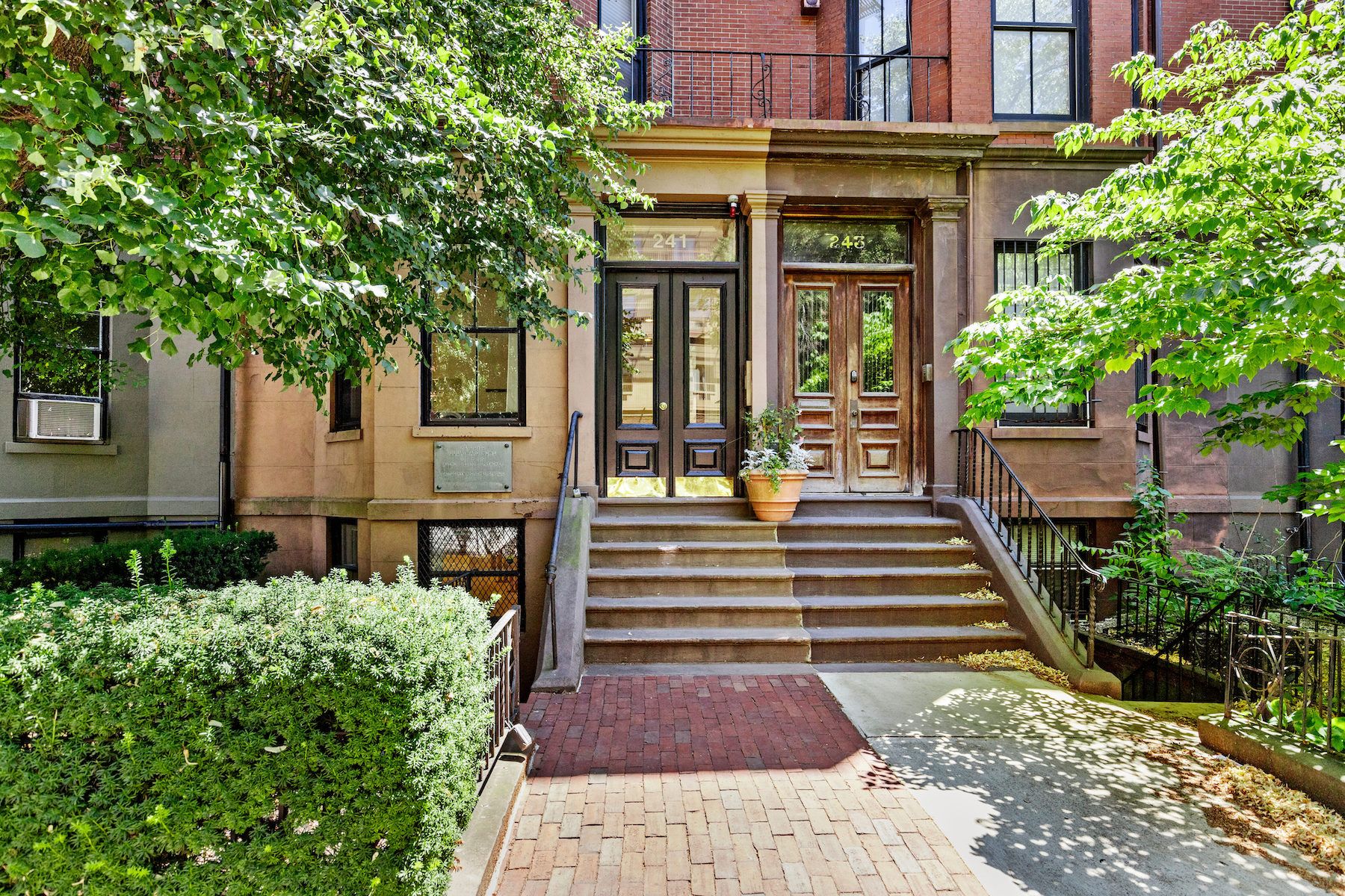 241 Beacon St 1