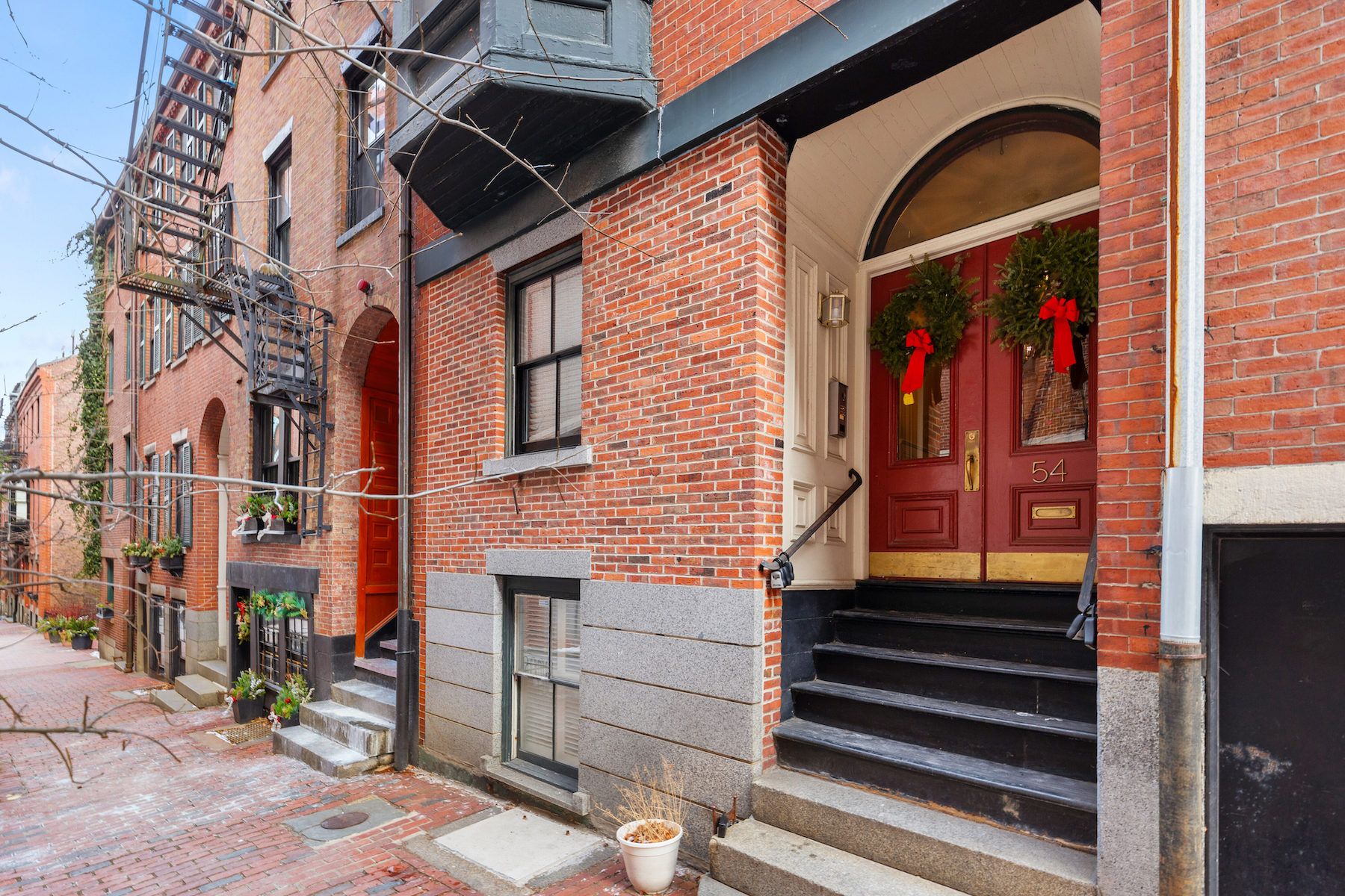54 Temple St 1