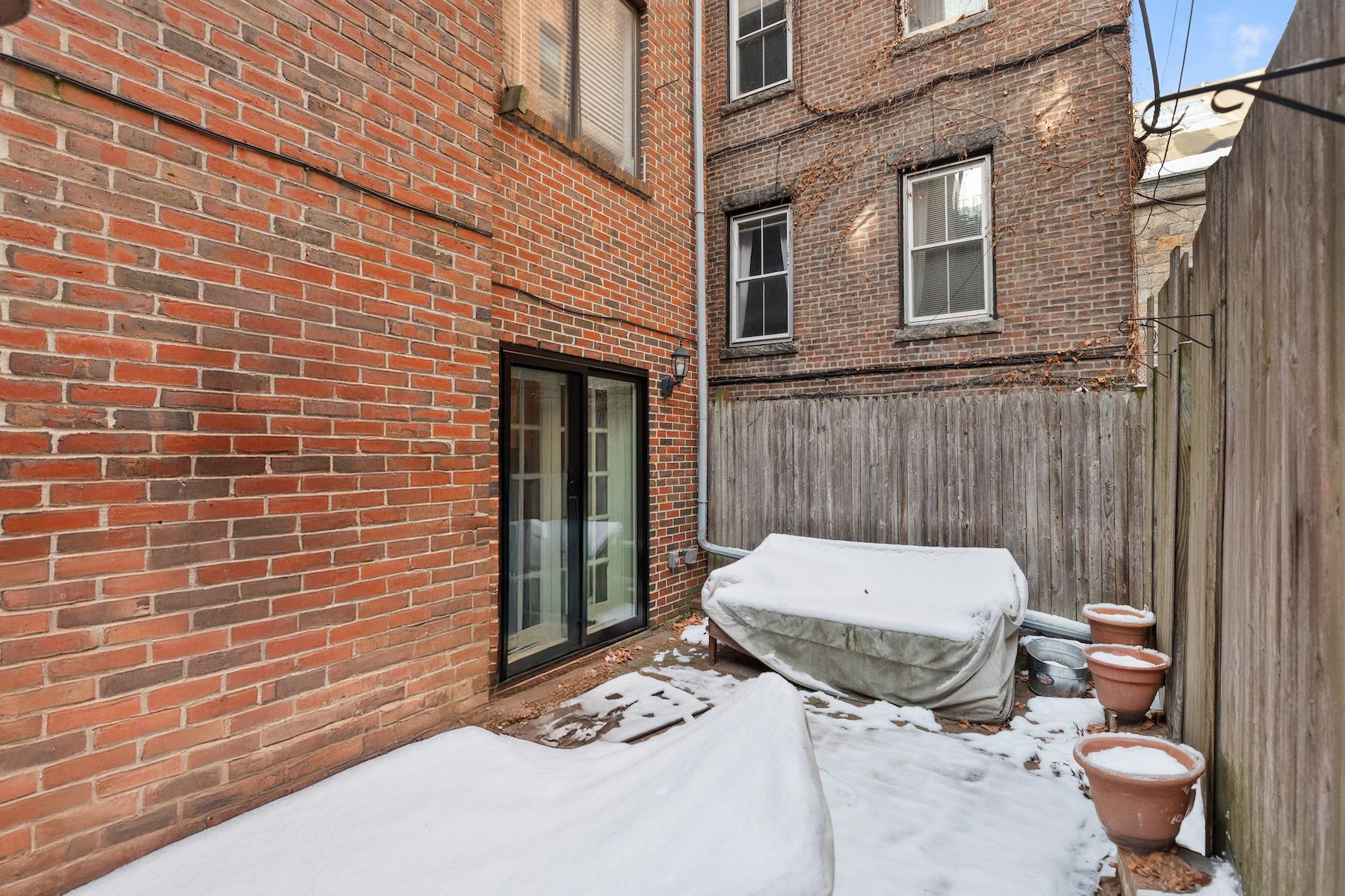54 Temple St 1
