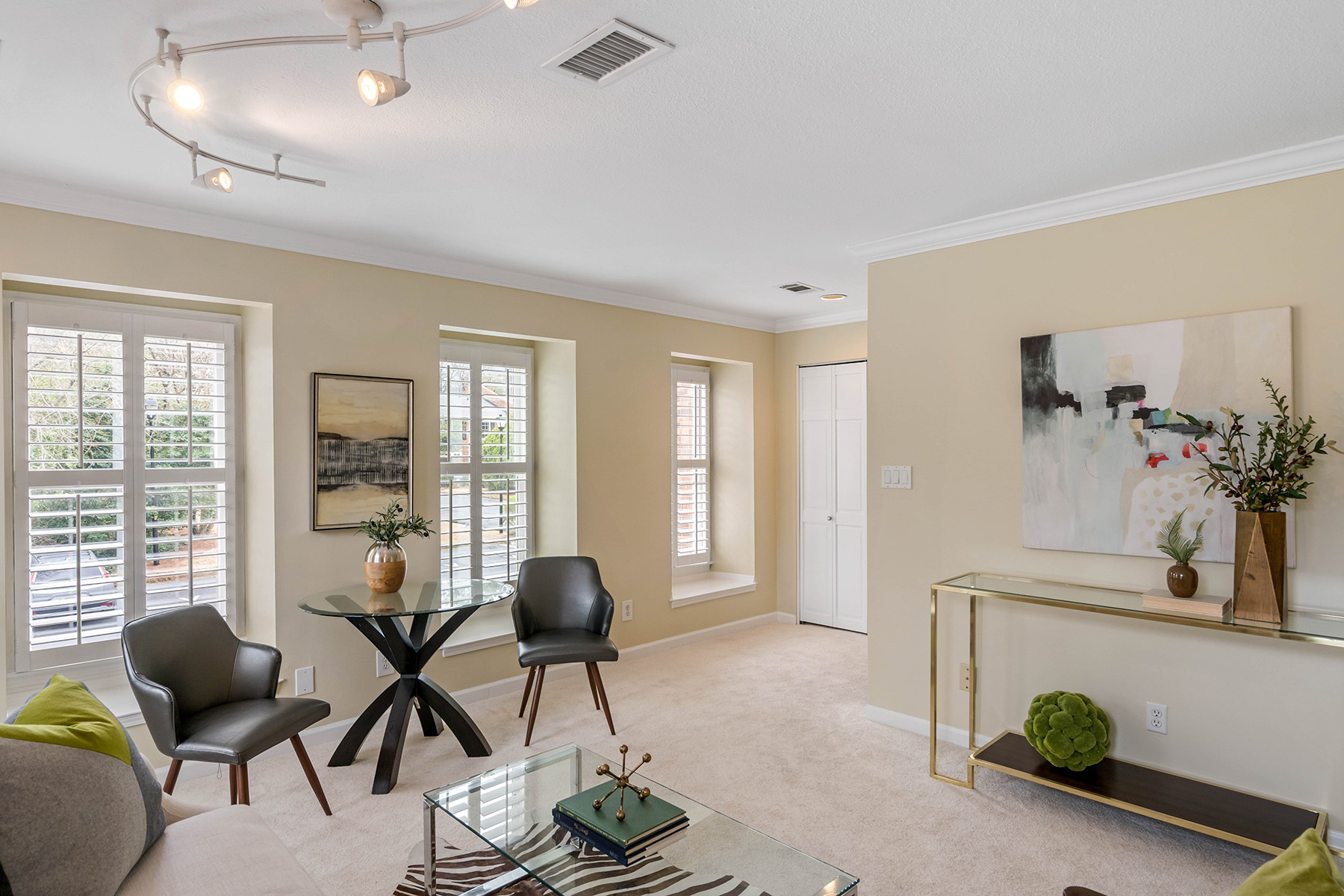 5 Walden Walk NE