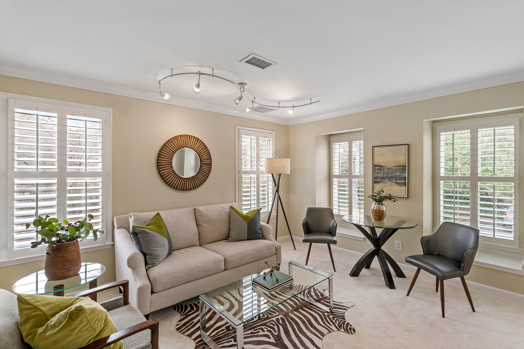5 Walden Walk NE