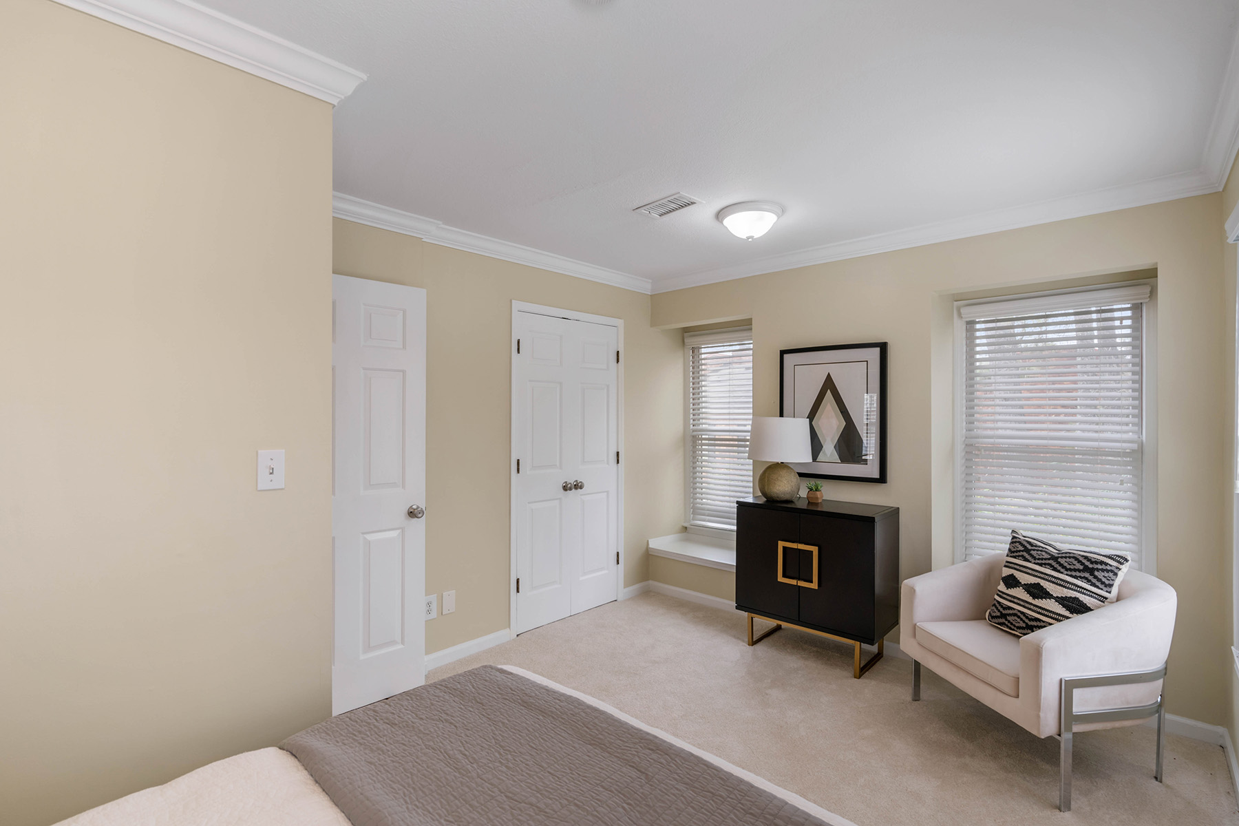 5 Walden Walk NE