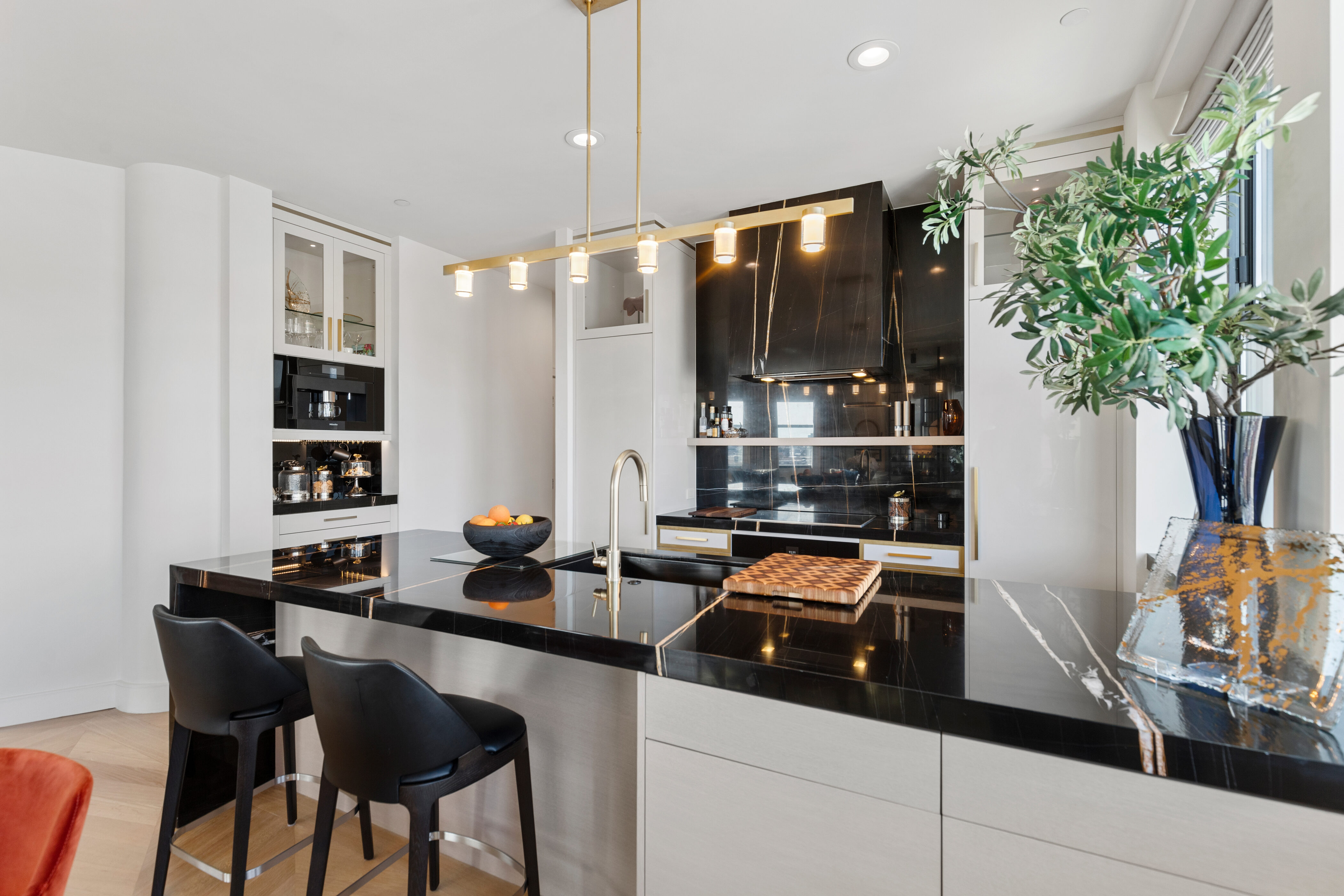 285 Columbus Ave Unit PH805
