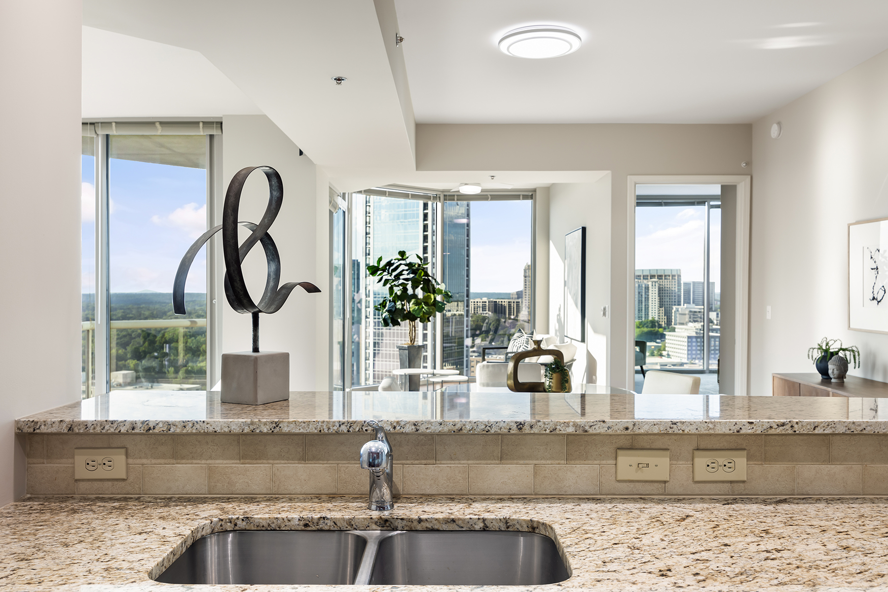 2795 Peachtree Road NE No. 2101
