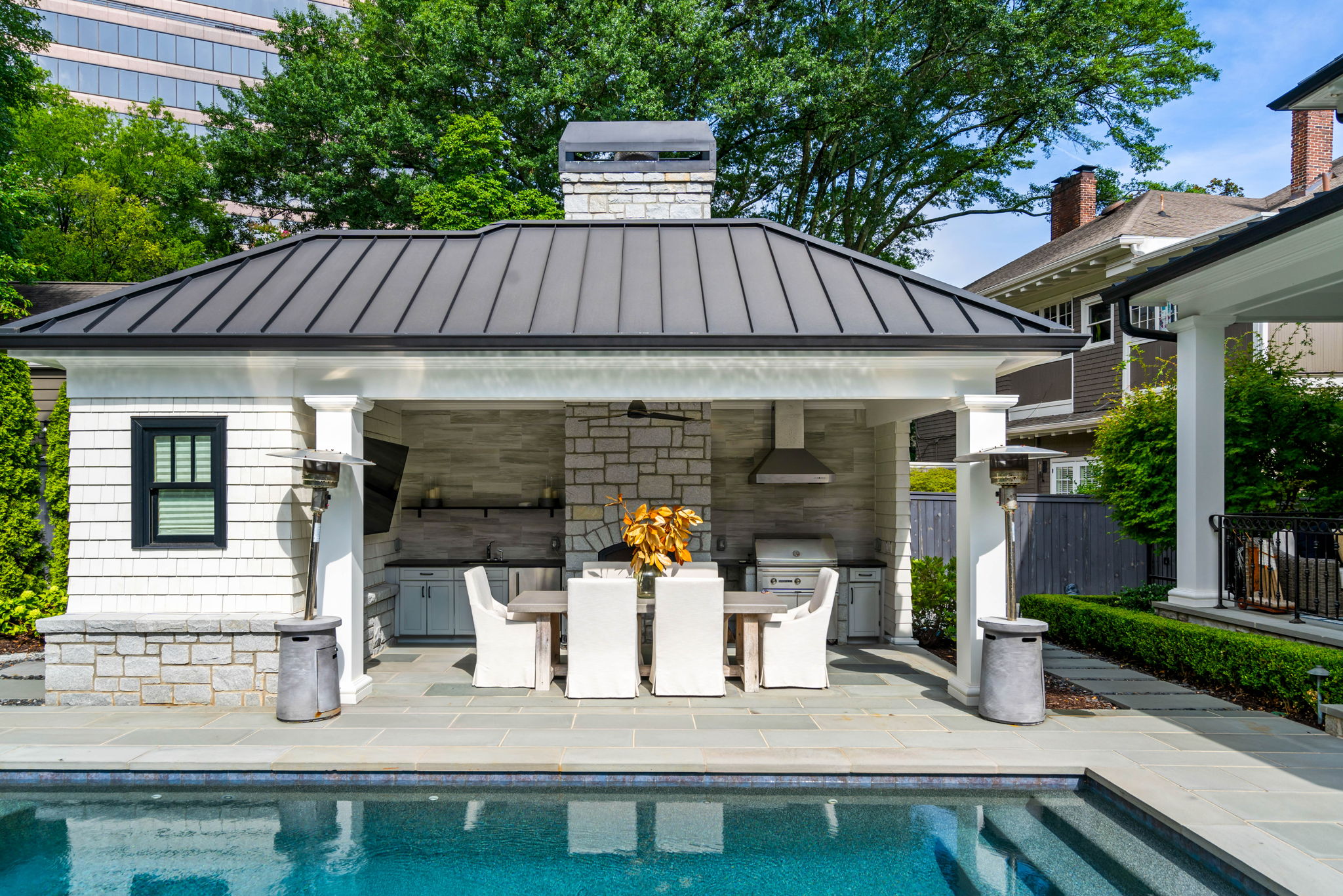 230 Peachtree Circle NE