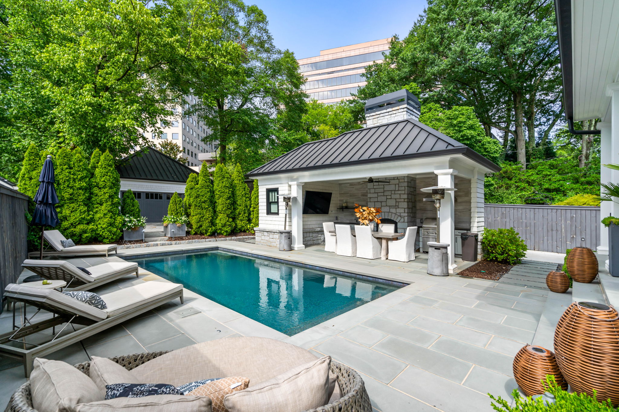 230 Peachtree Circle NE