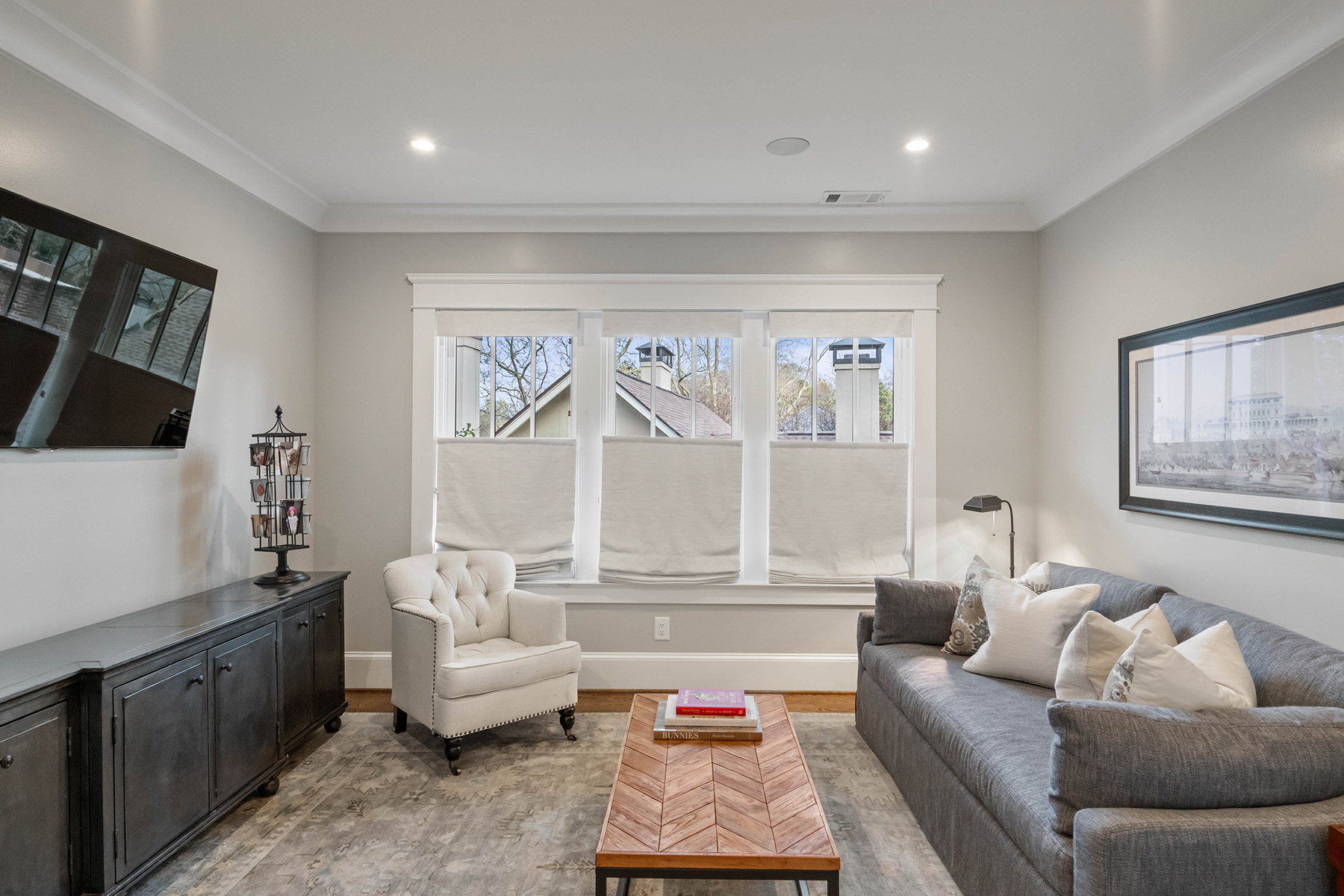 230 Peachtree Circle NE