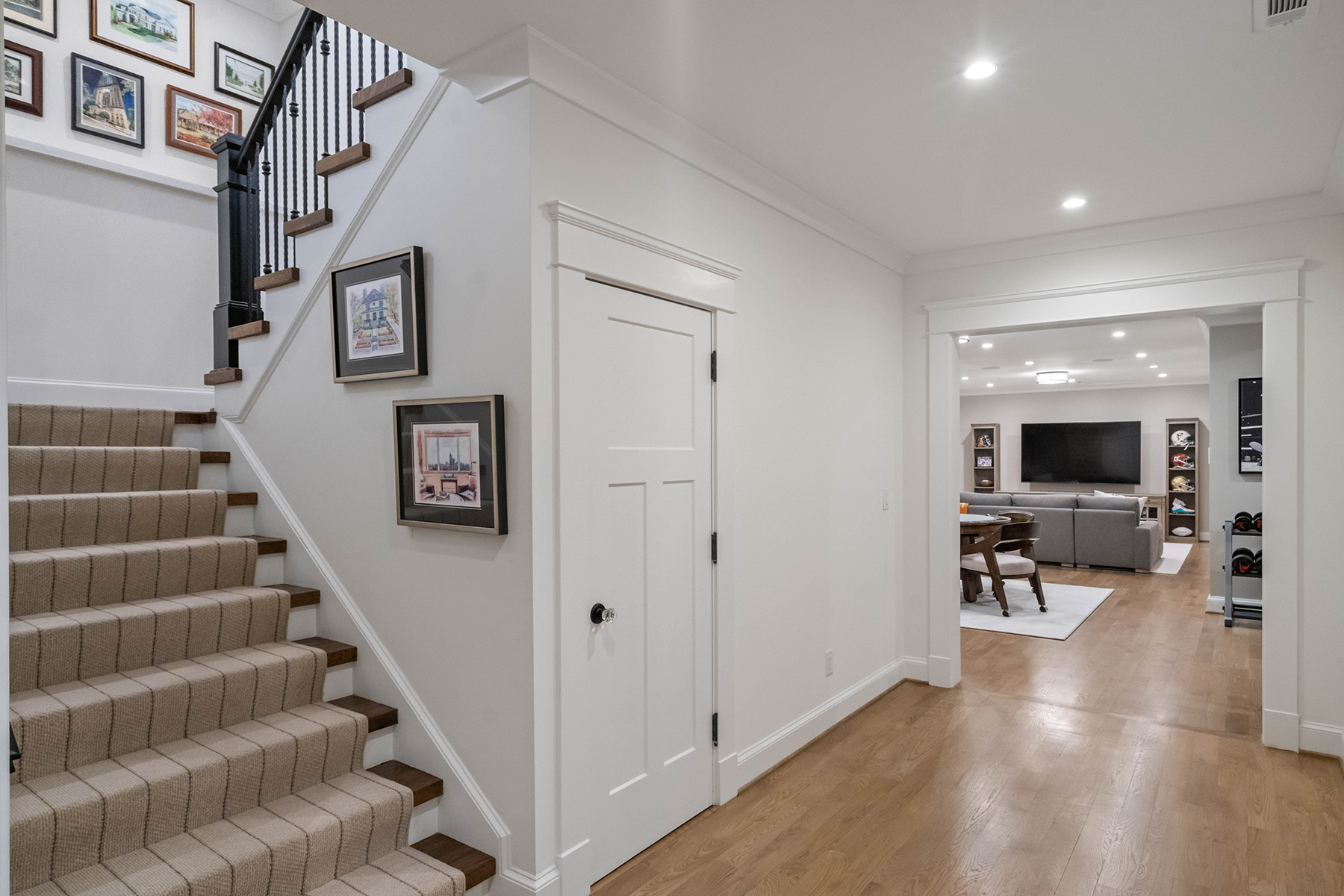230 Peachtree Circle NE