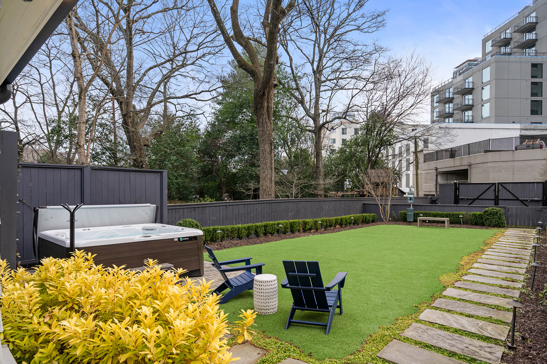 230 Peachtree Circle NE