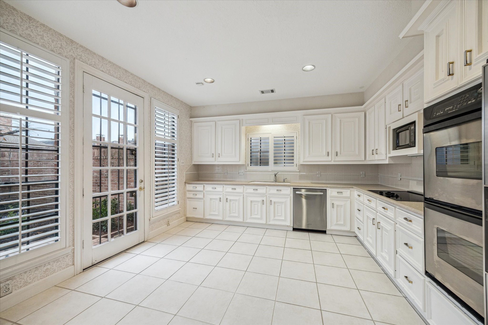 2506 Potomac Drive A