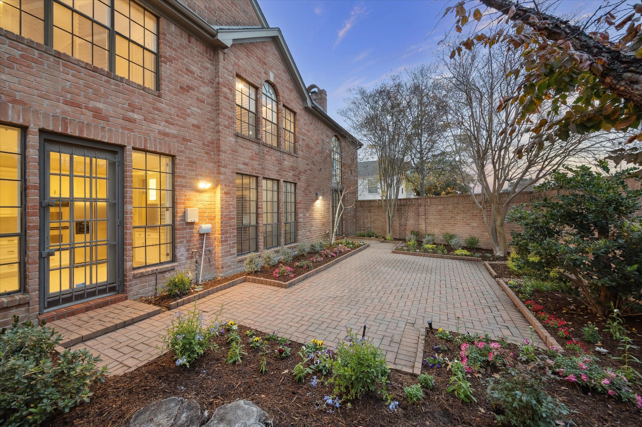 2506 Potomac Drive A