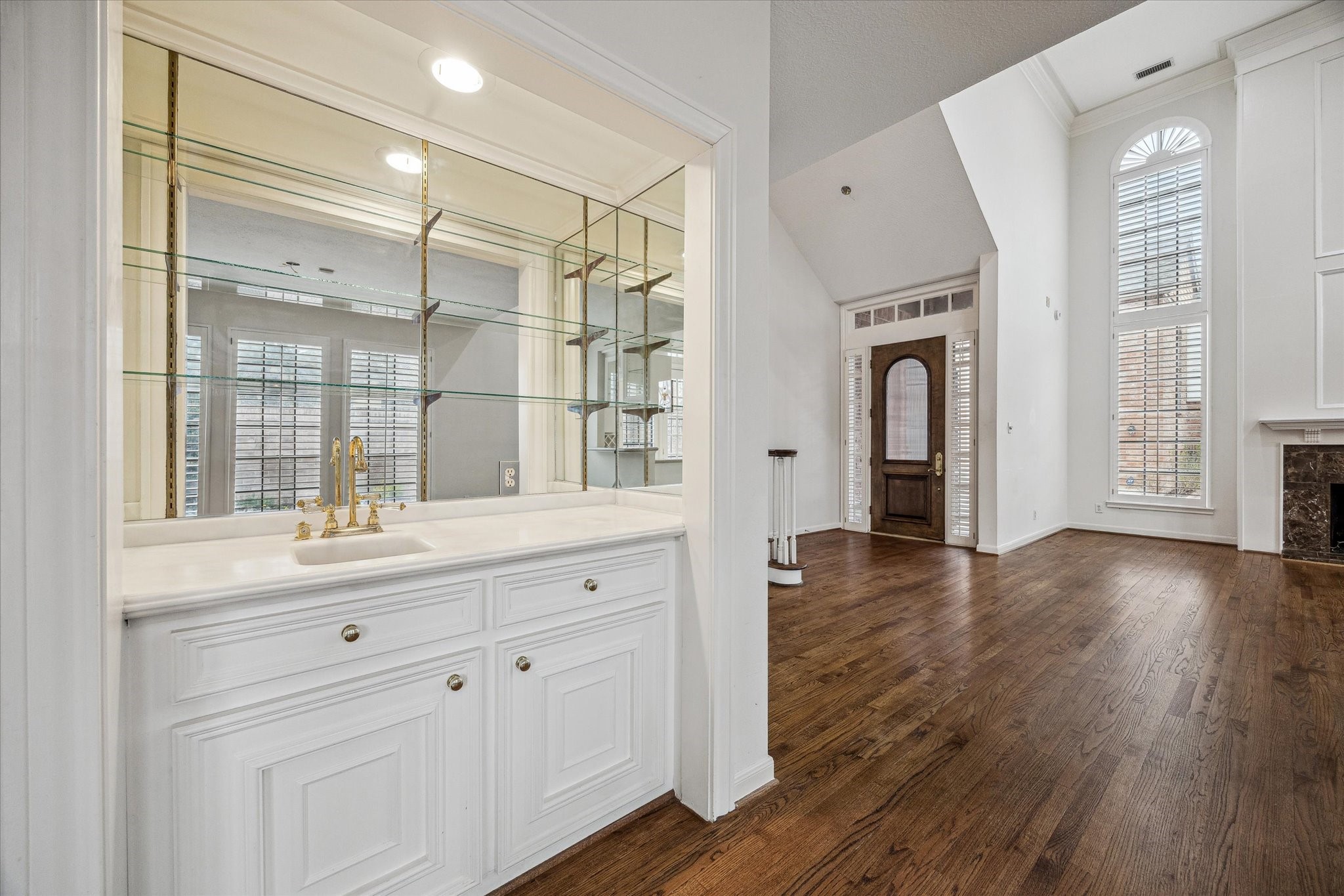 2506 Potomac Drive A