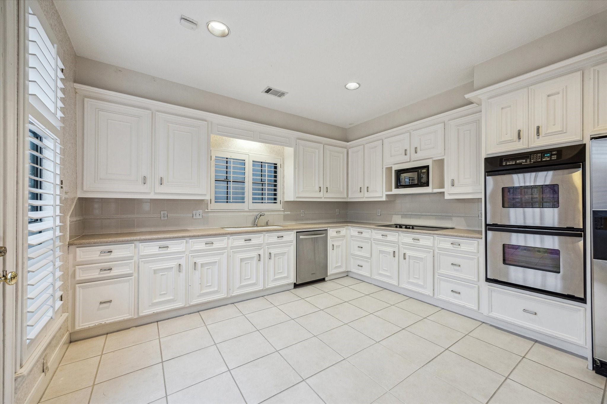 2506 Potomac Drive A