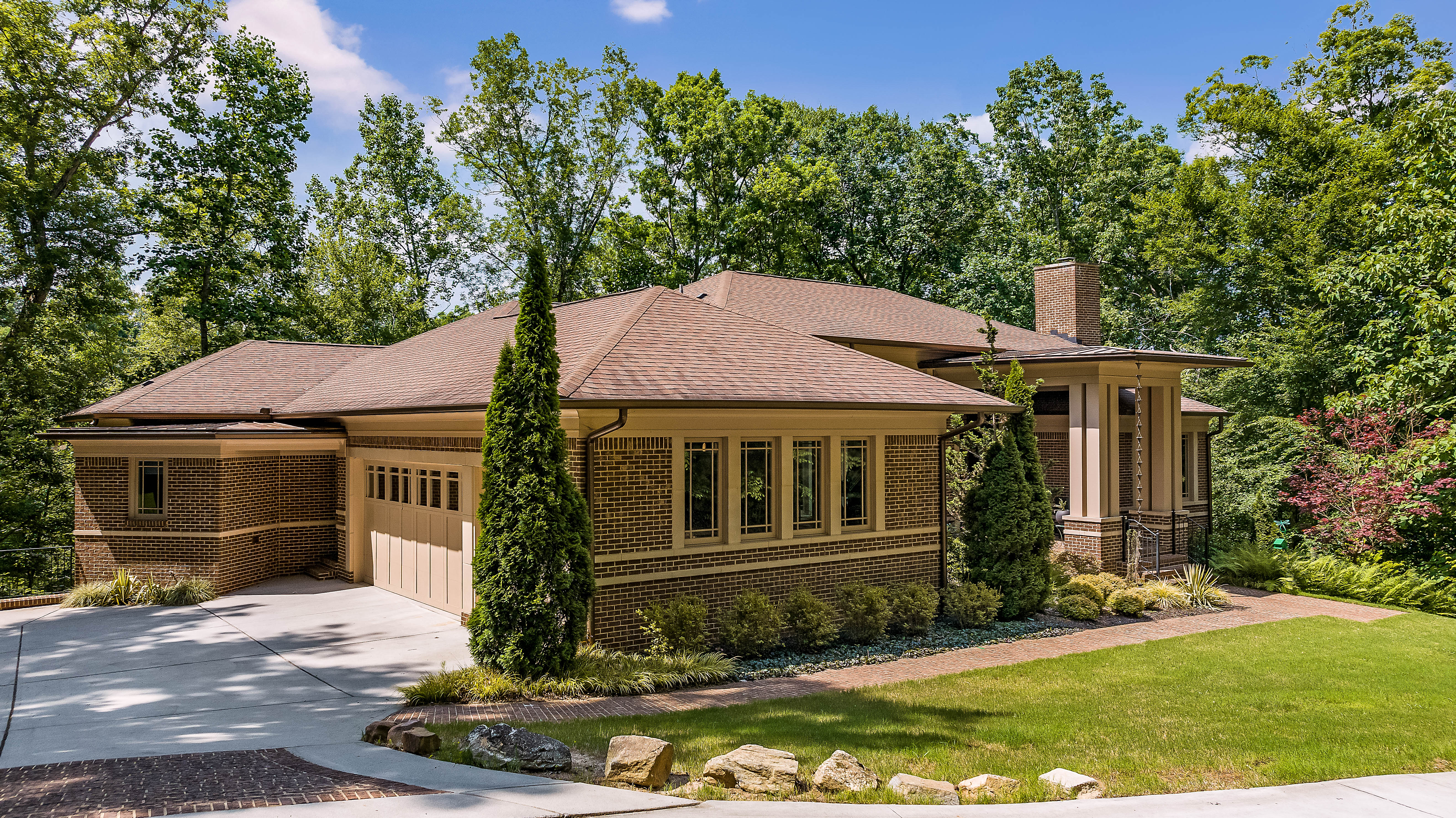 933 Altamira Lane
