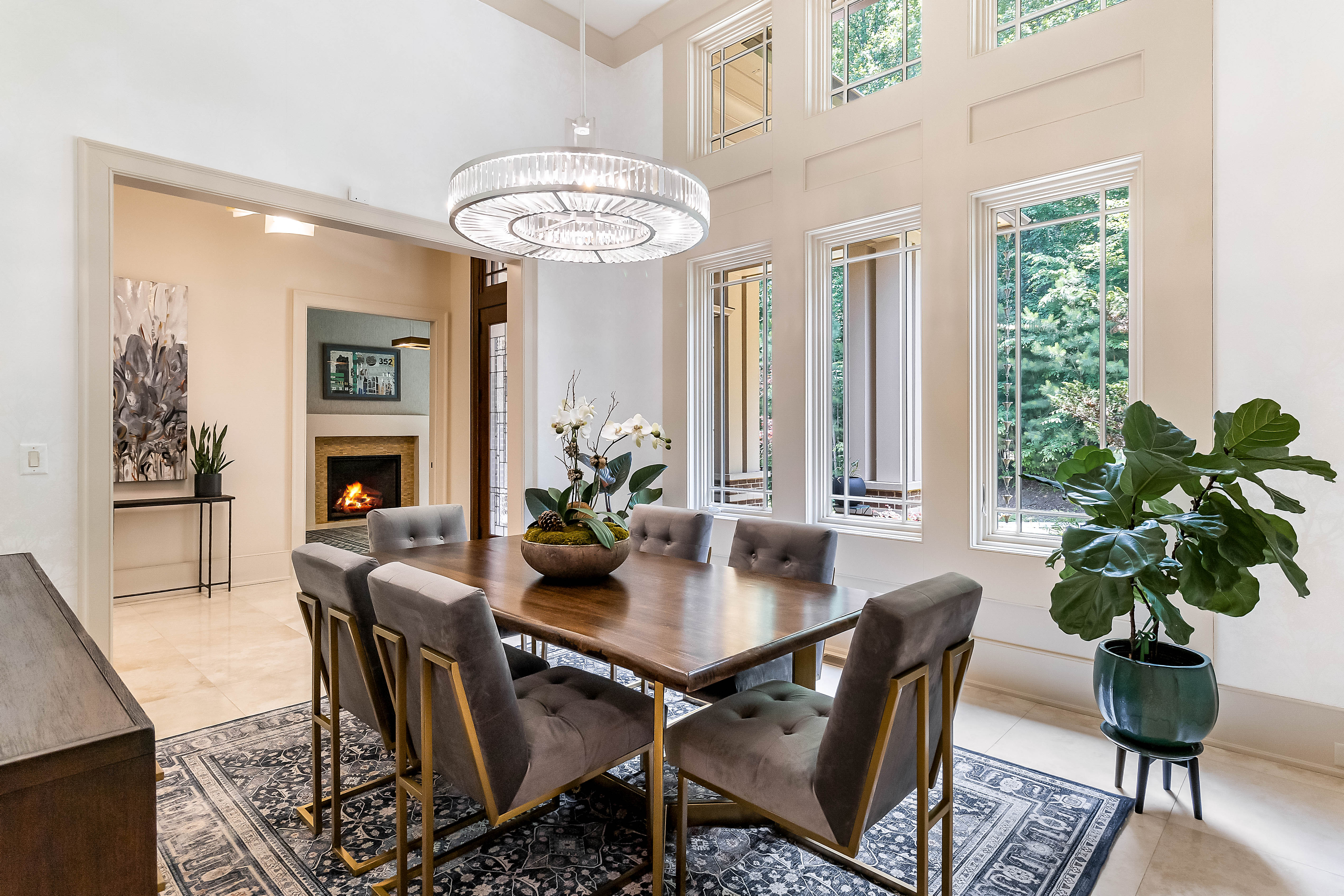 933 Altamira Lane