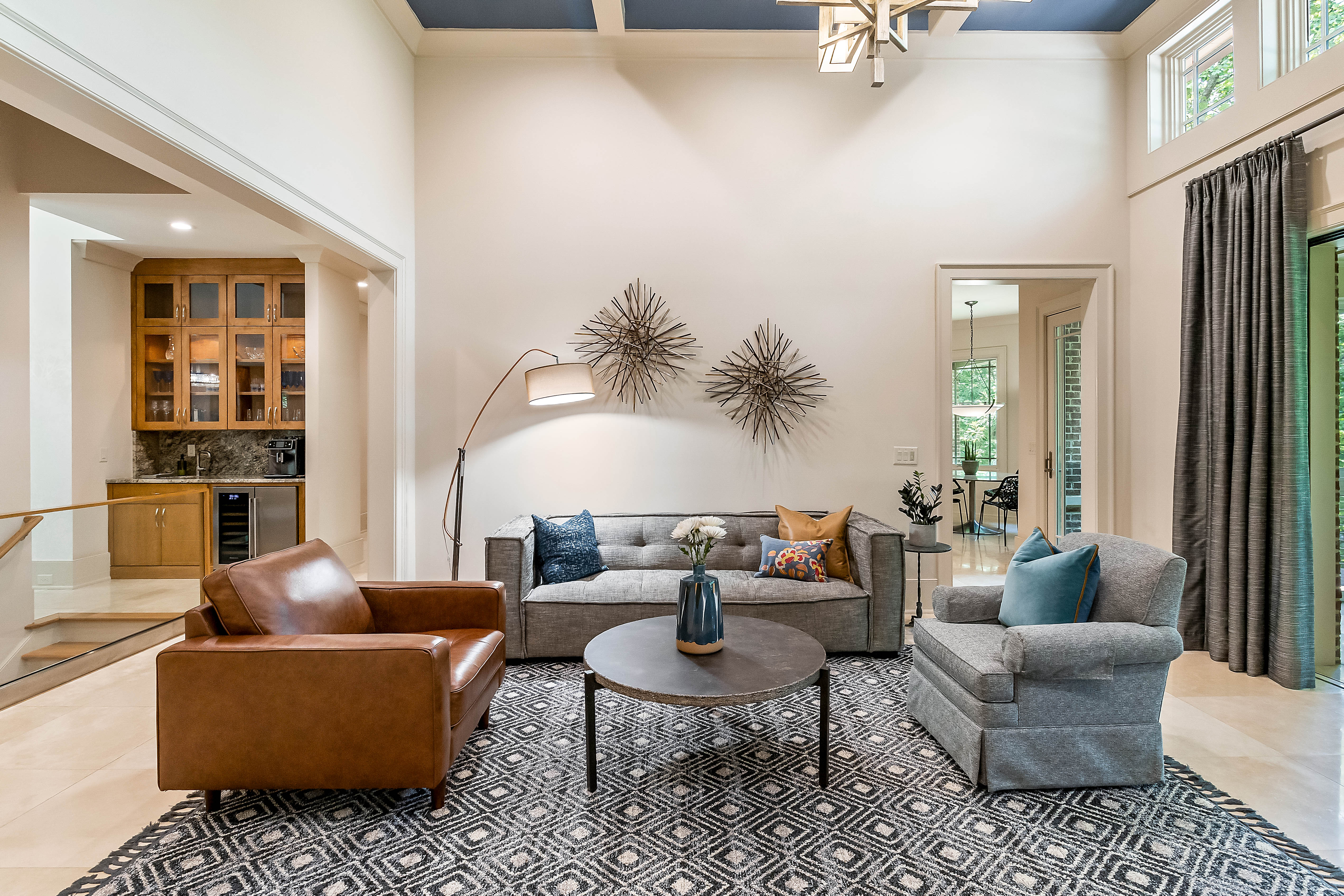 933 Altamira Lane